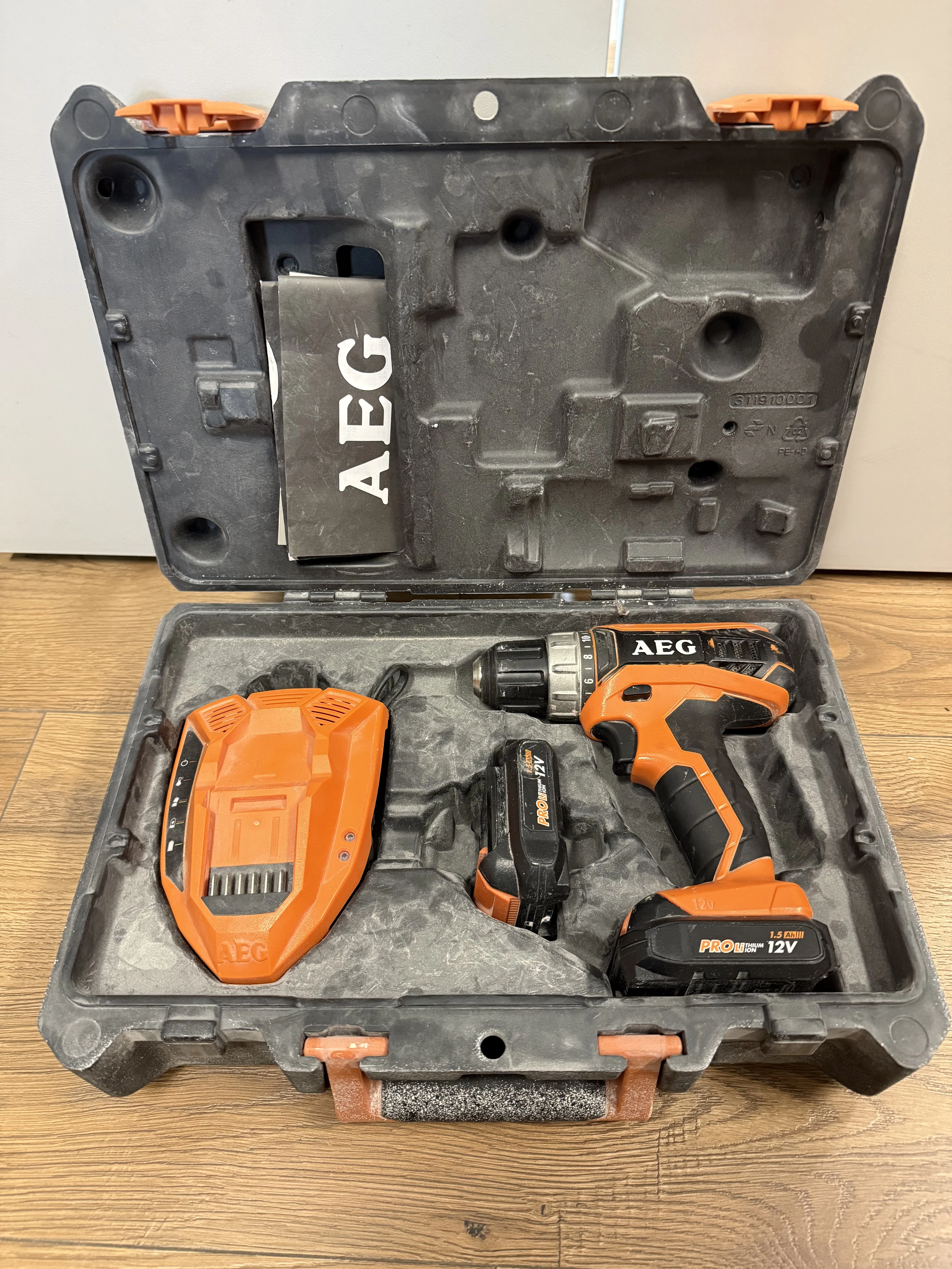 wiertarko-wkretarka-akumulatorowa-aeg-bs-12-g2-walizka-chopina-2-katowice