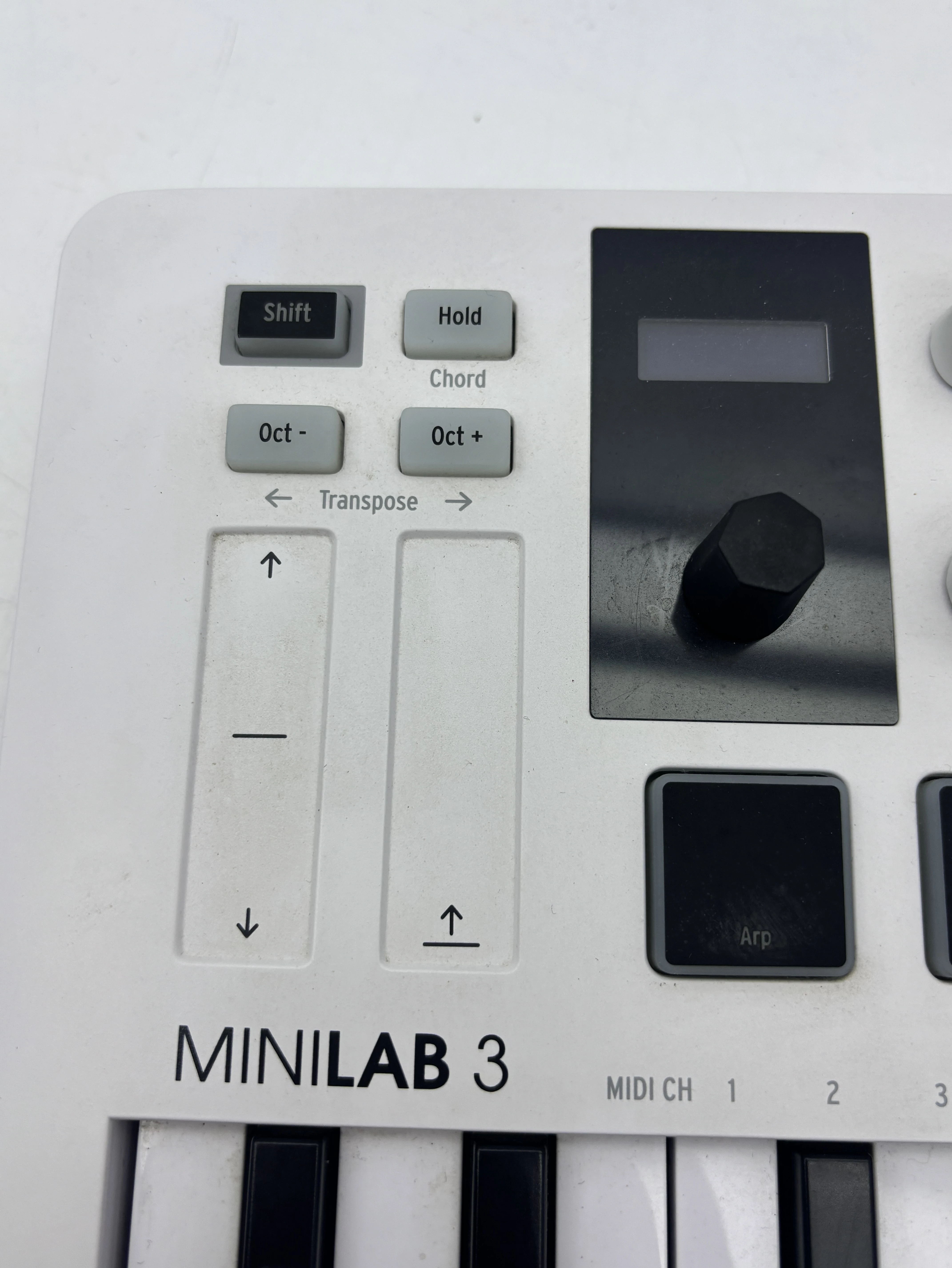 arturia-minilab-3-champagne-klawiatura-sterujaca-model-arturia-minilab-3-nowosc