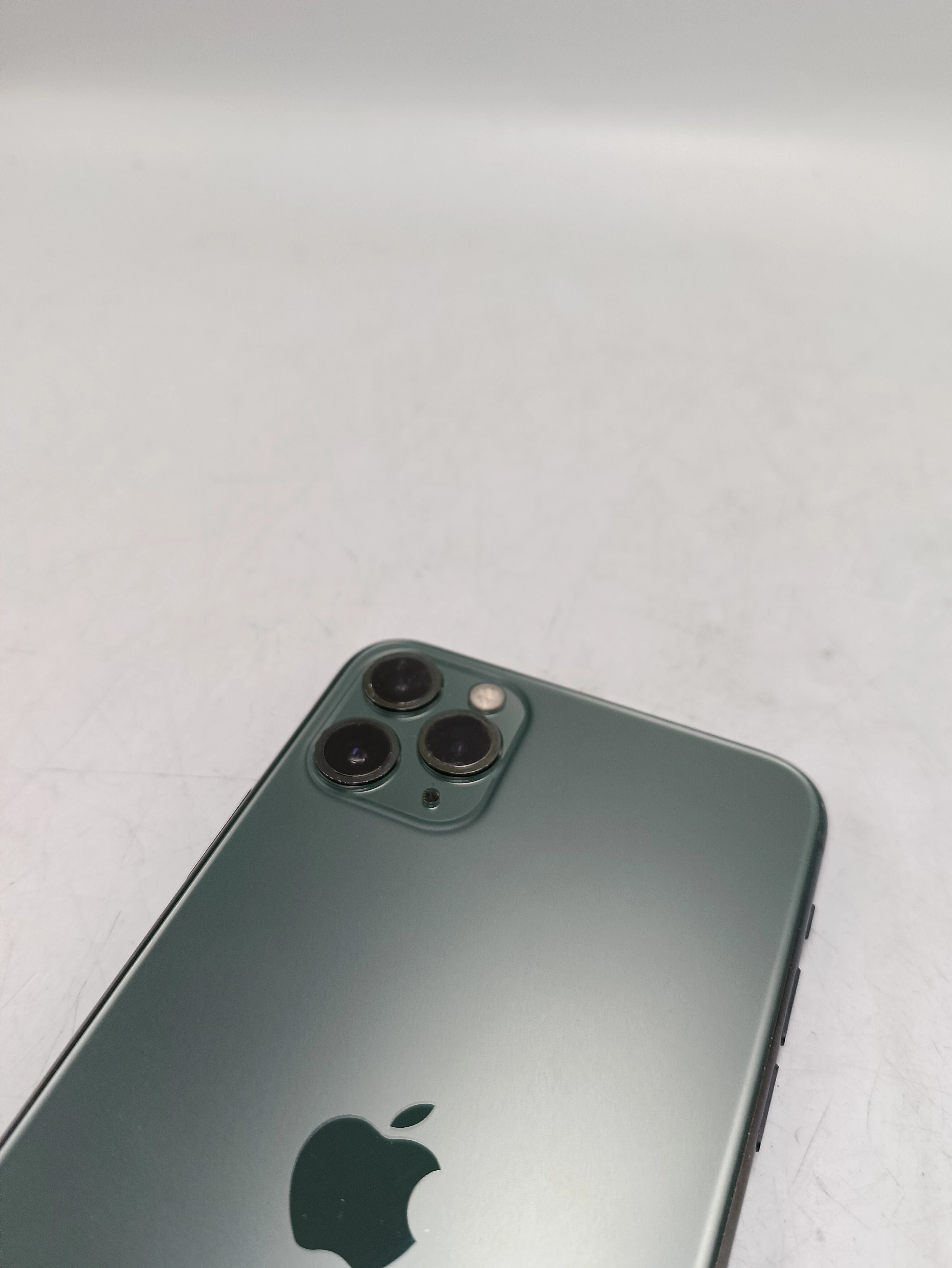 telefon-apple-iphone-11-pro-max-256gb-bateria-79-przekatna-ekranu-650