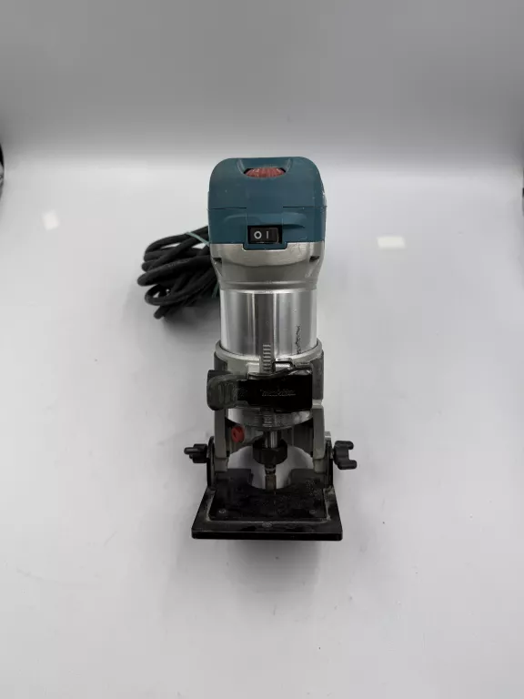 ferzarka-gornowrzecionowa-makita-rt0700c-chopina-2-katowice