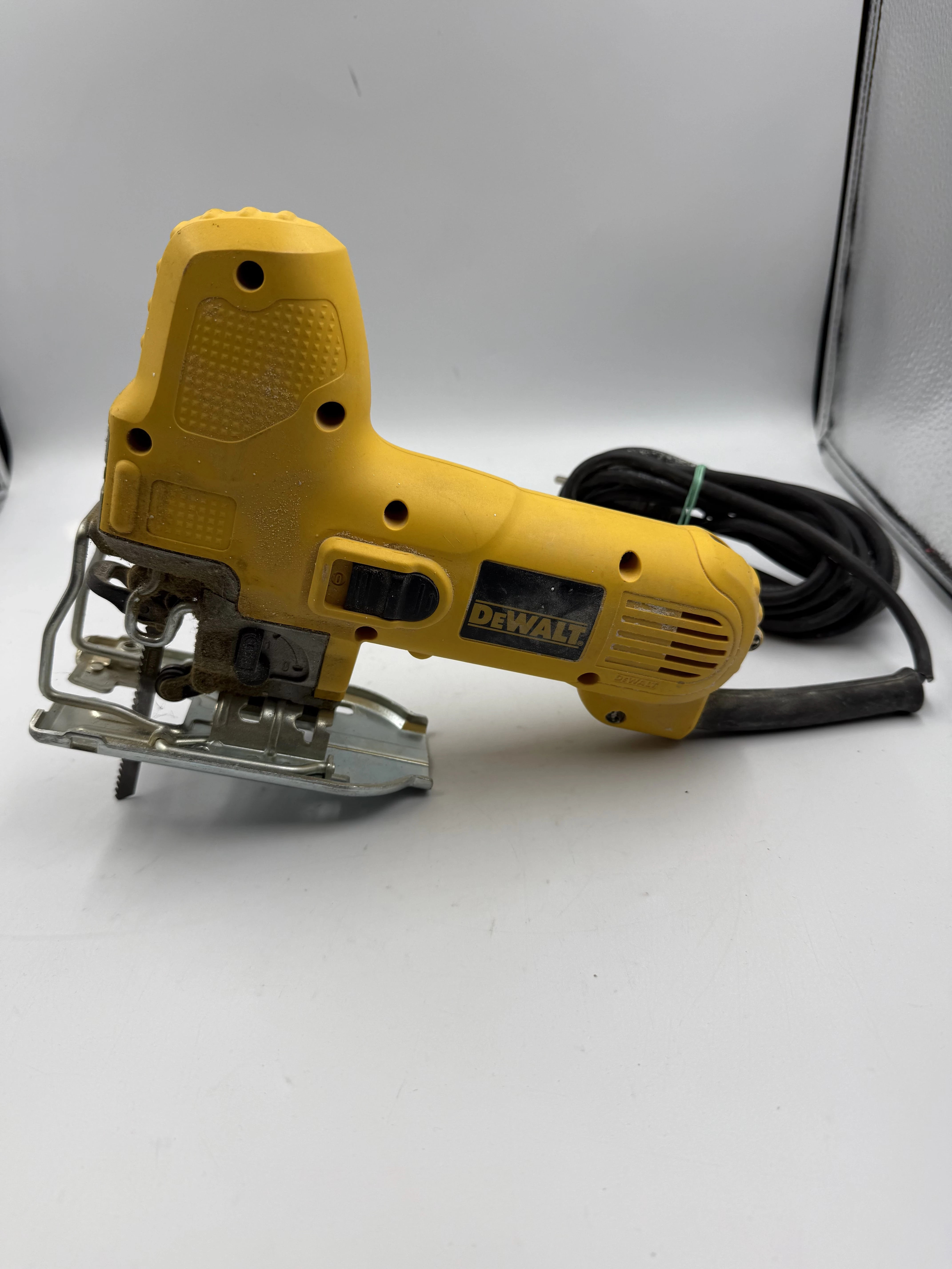 wyrzynarka-dewalt-dw343-qs-chopina-2-katowice