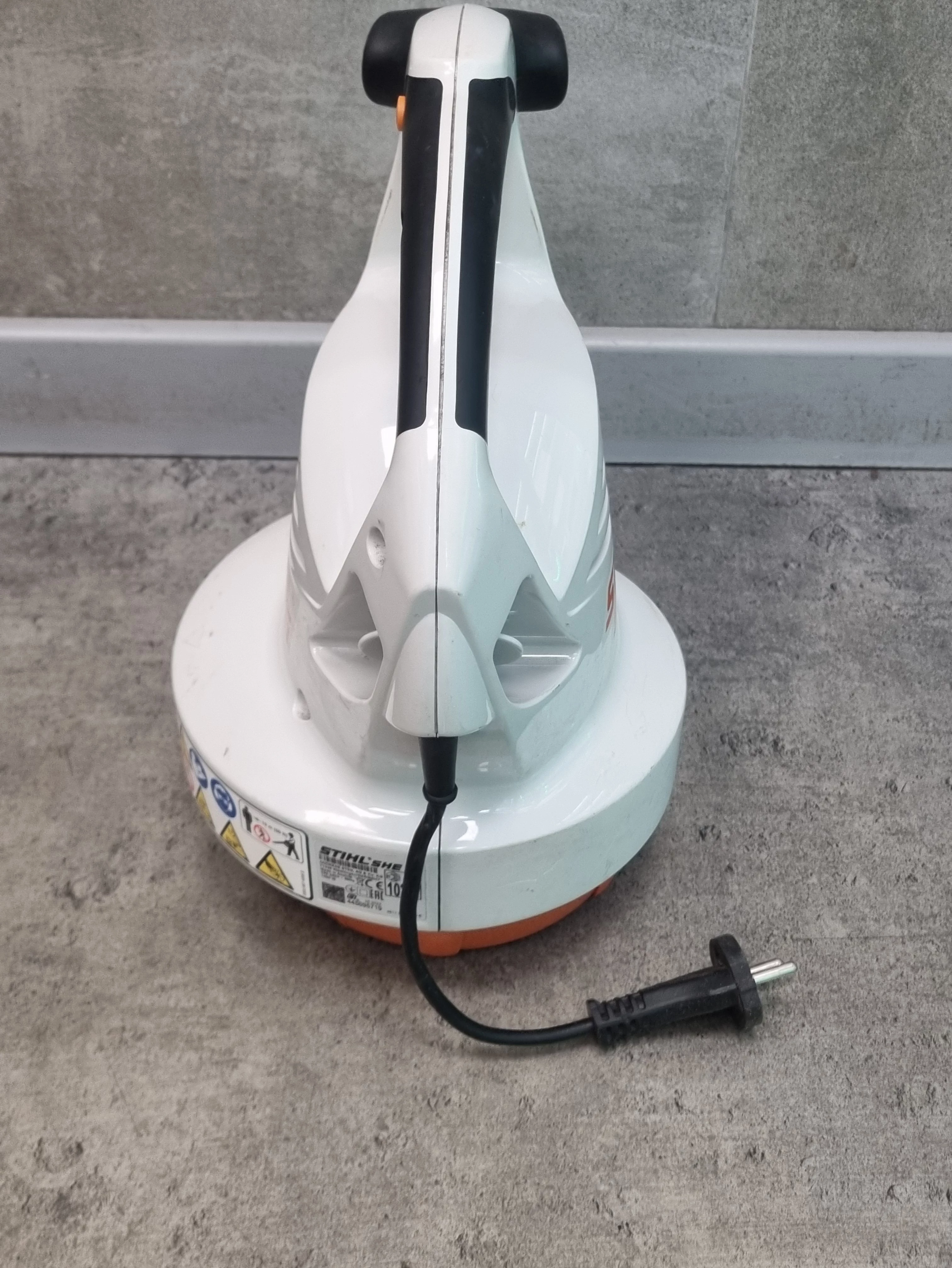 elektryczna-dmuchawa-do-lisci-stihl-she-81-waga-narzedzia-500