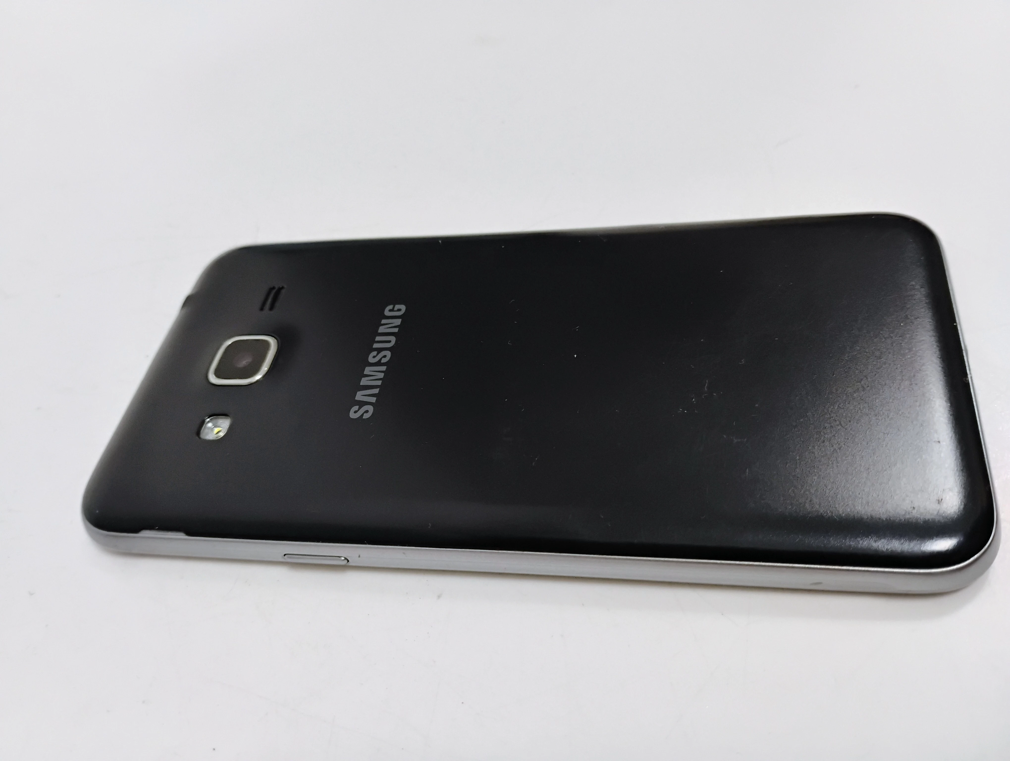 telefon-samsung-galaxy-j3-2016-ean-gtin-8806088188263