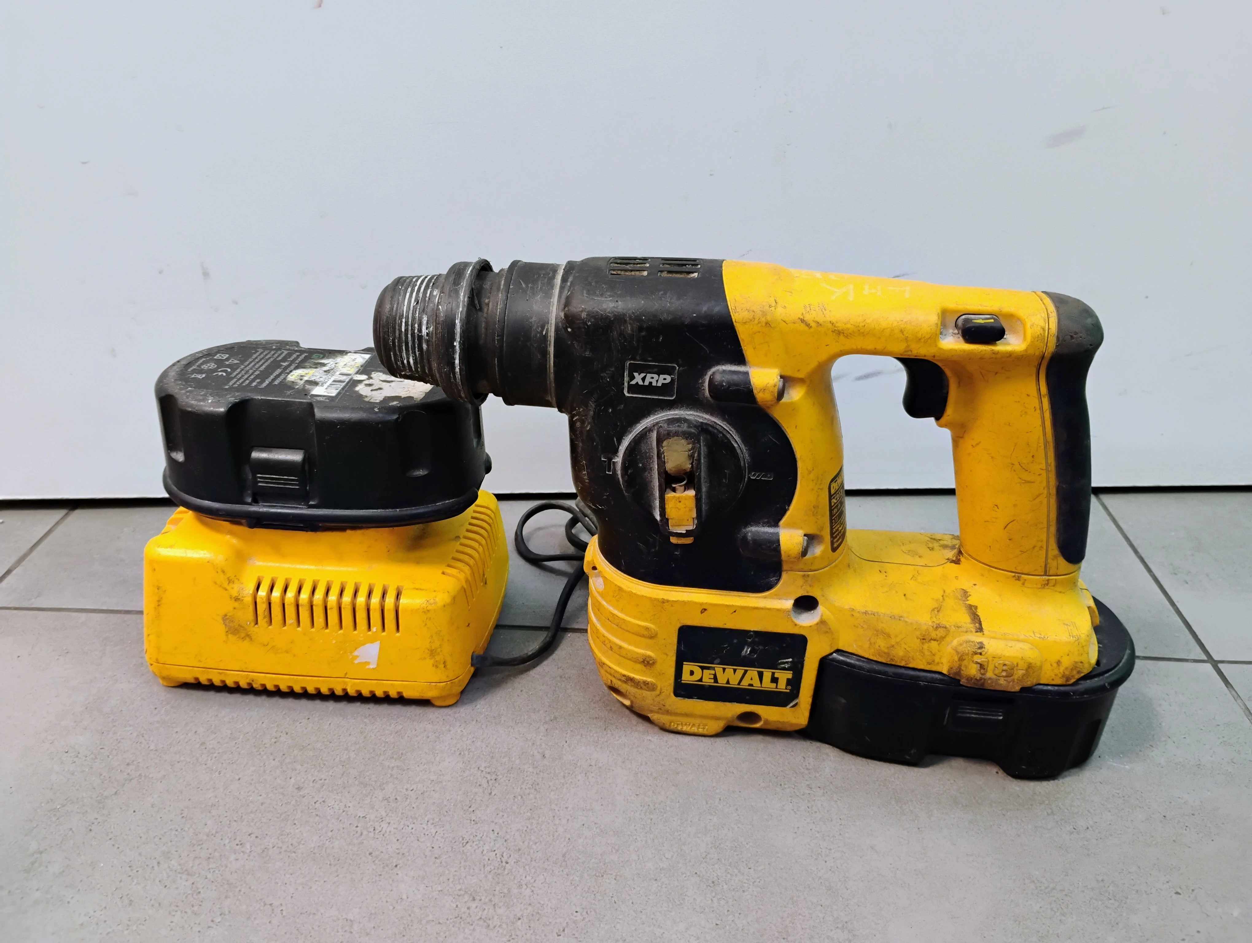 mlotowiertarka-dewalt-dc213-akumulatorowa-orzegowska-25-bytom