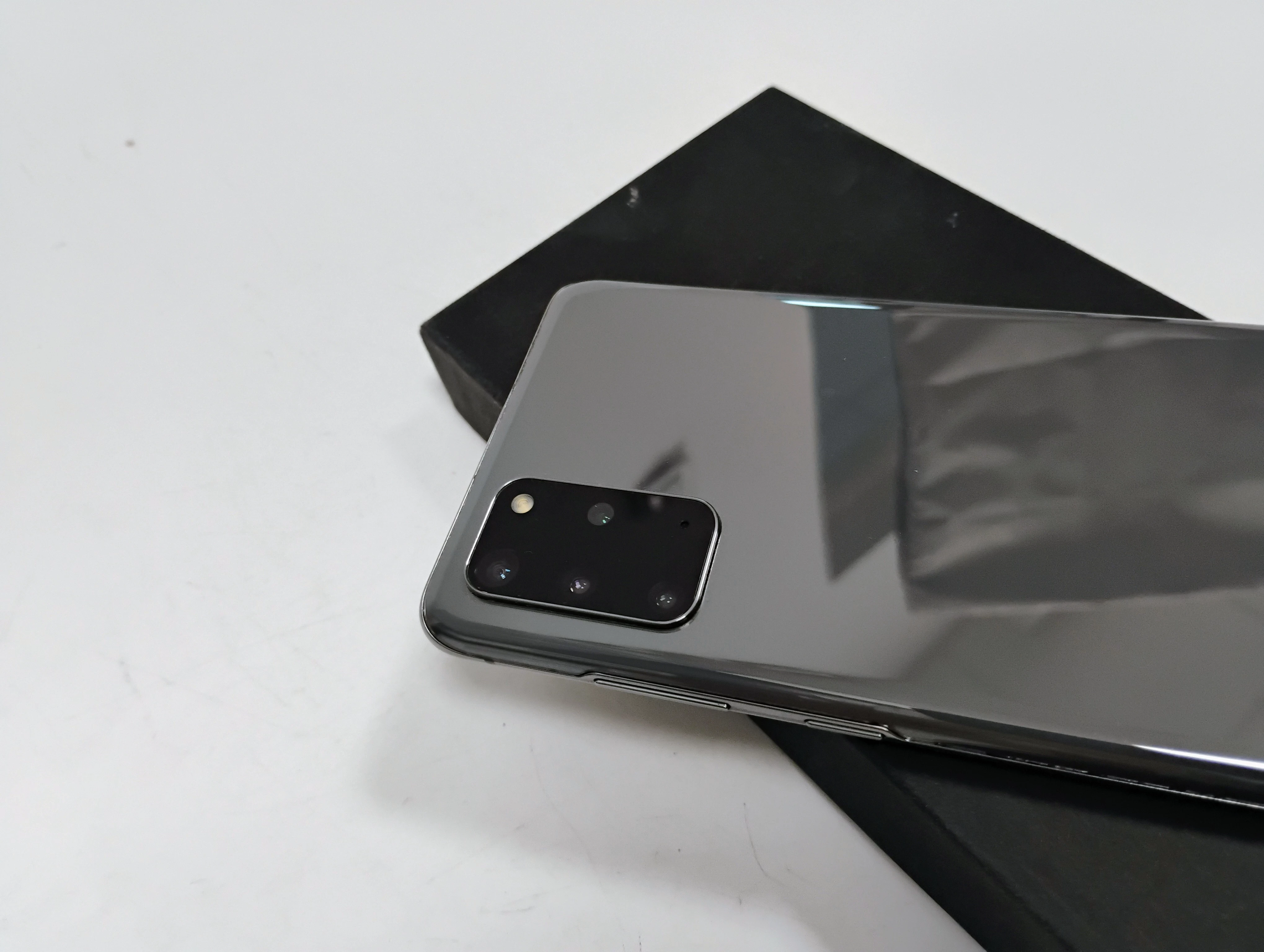 telefon-samsung-s20-5g-ean-gtin-0887276473598