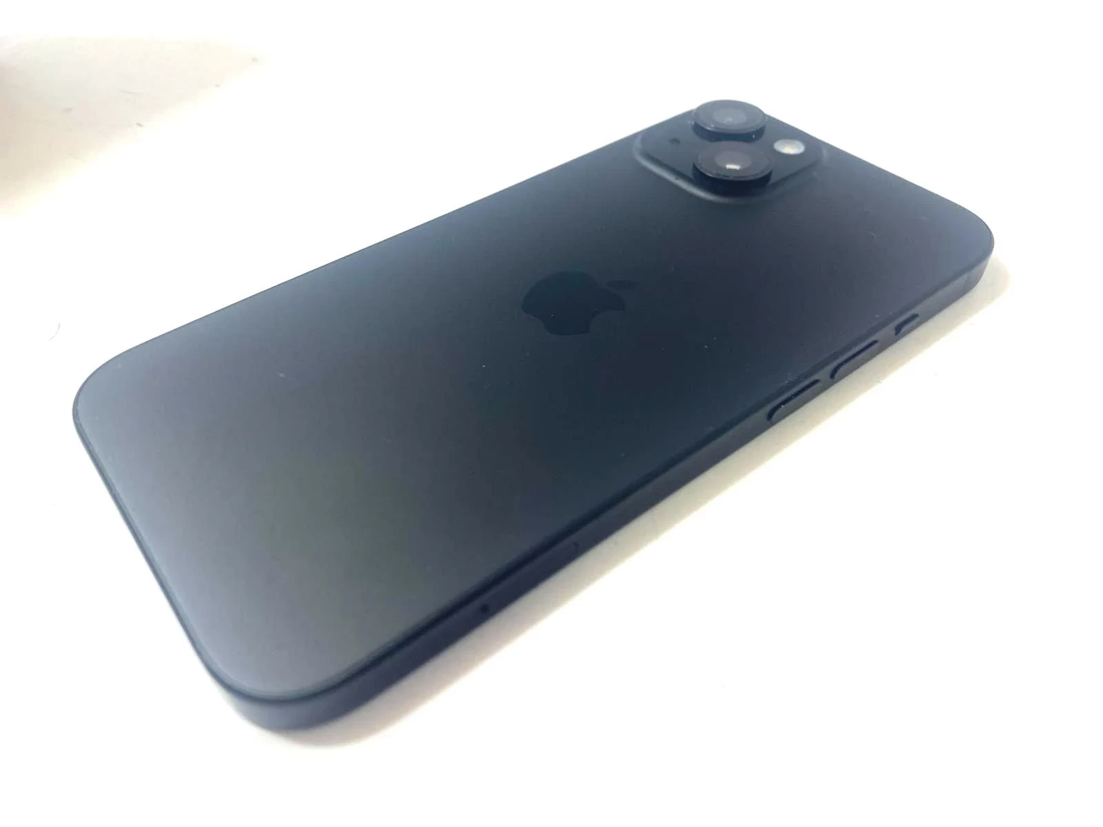 telefon-iphone-15-128gb-bat100-22-cykle-gwr-przekatna-ekranu-61