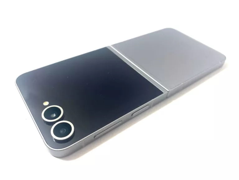 telefon-samsung-galaxy-z-flip-6-12256gb-wbudowana-pamiec-202869-214185