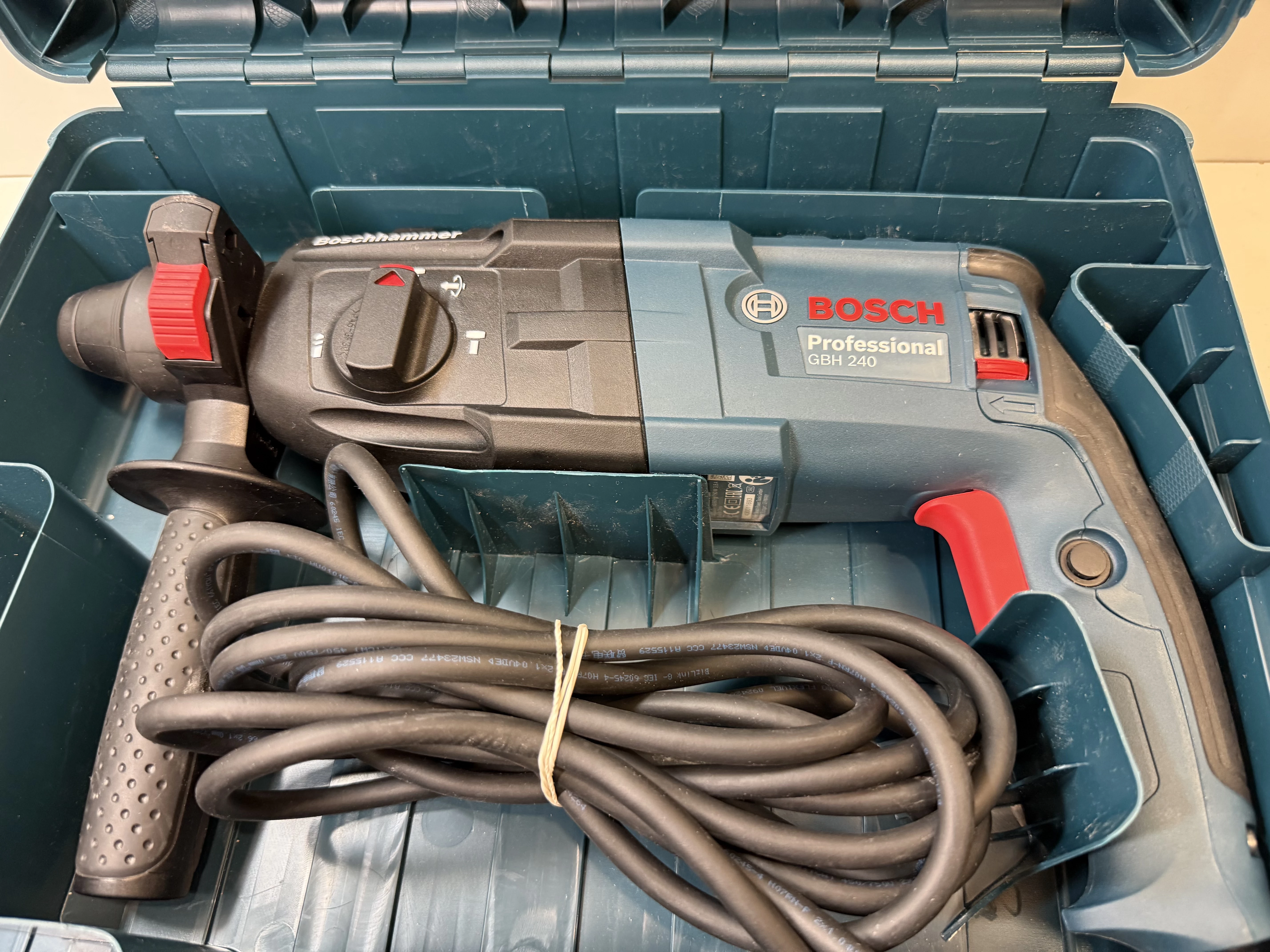 mlotowiertarka-gbh-240-bosch-stan-11323-2