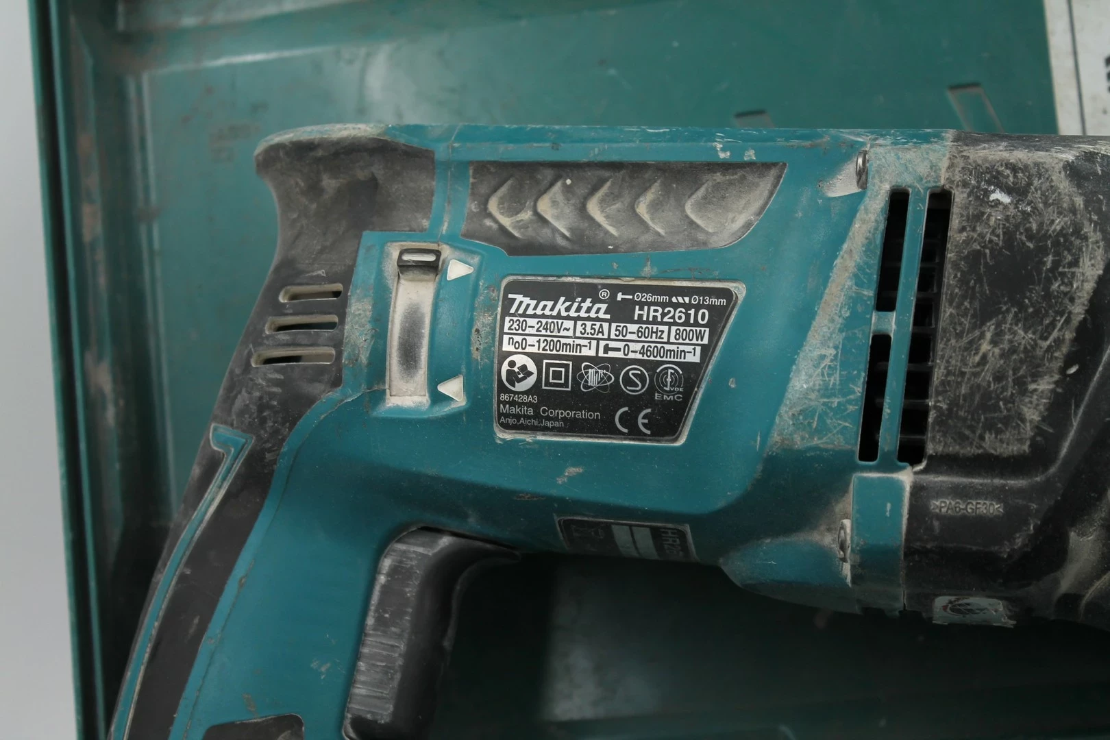 makita-mlot-udarowo-obrotowy-hr2610-z-podkuwaniem-sds-komplet-ean-gtin-0088381606646