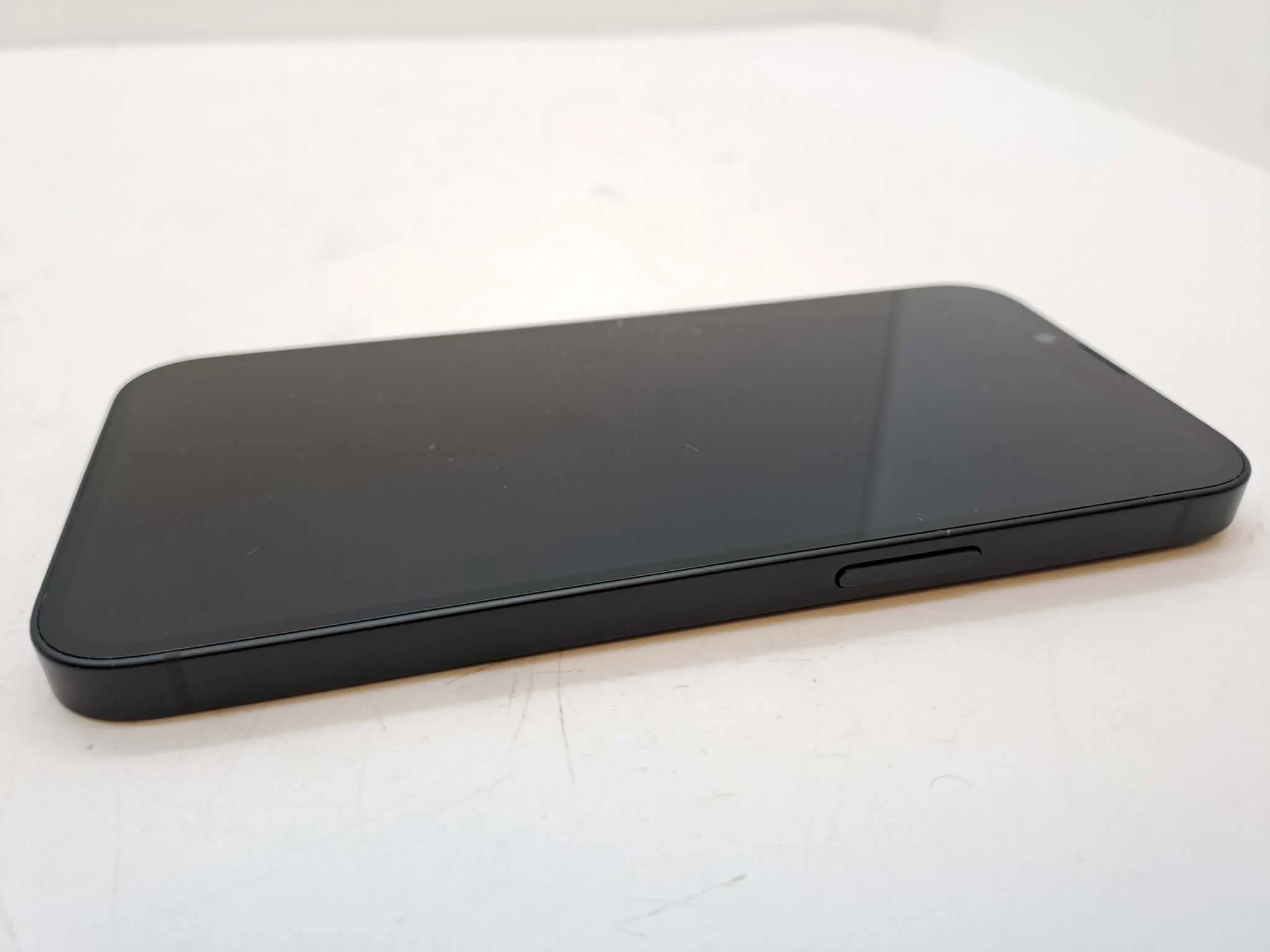 telefon-iphone-16e-komplet-pamiec-ram-202865-214113