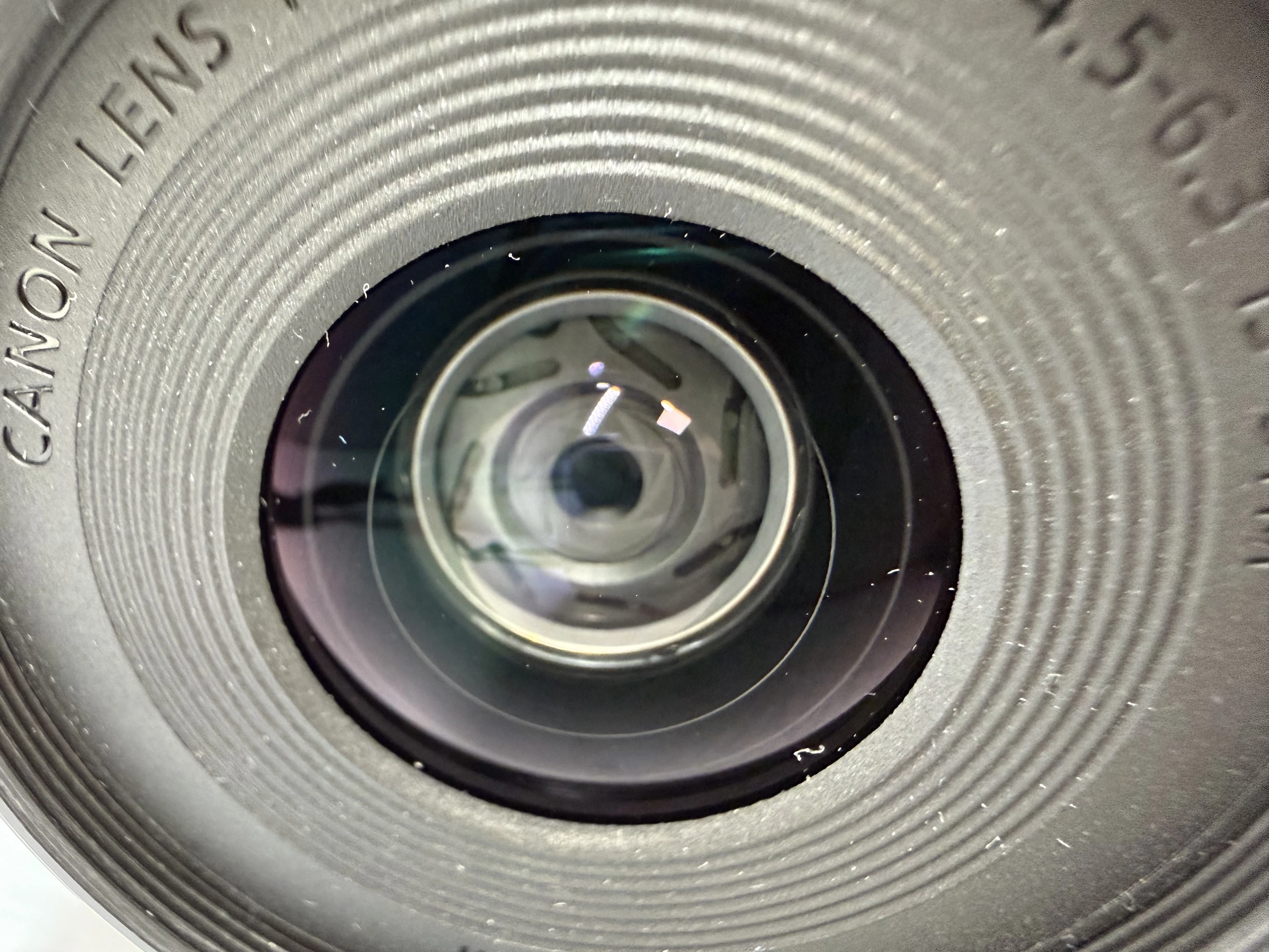 aparat-canon-eos-r50-obiektyw-18-45-rozdzielczosc-2420