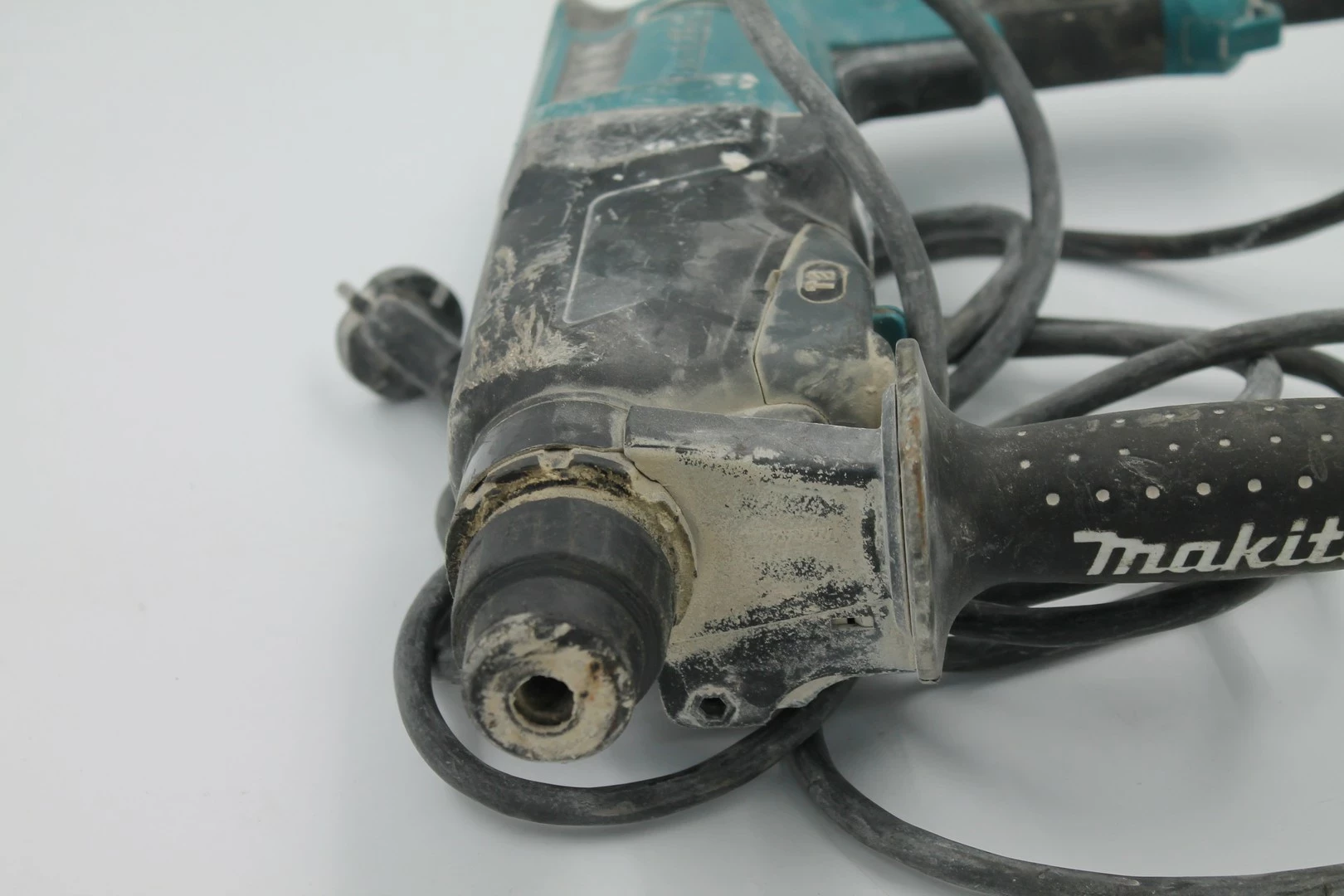makita-mlot-udarowo-obrotowy-hr2610-z-podkuwaniem-sds-komplet-maksymalna-moc-80000