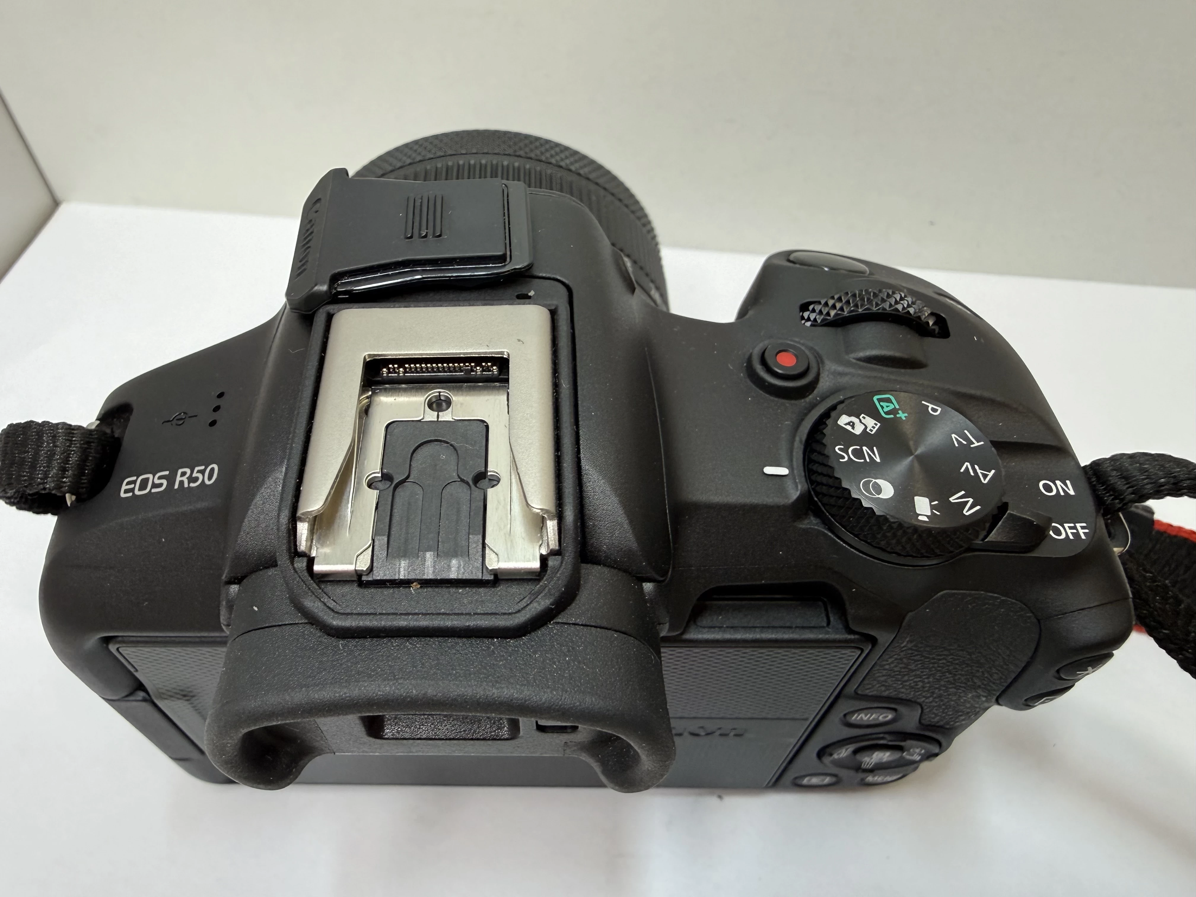 aparat-canon-eos-r50-obiektyw-18-45-kod-producenta-5811c148