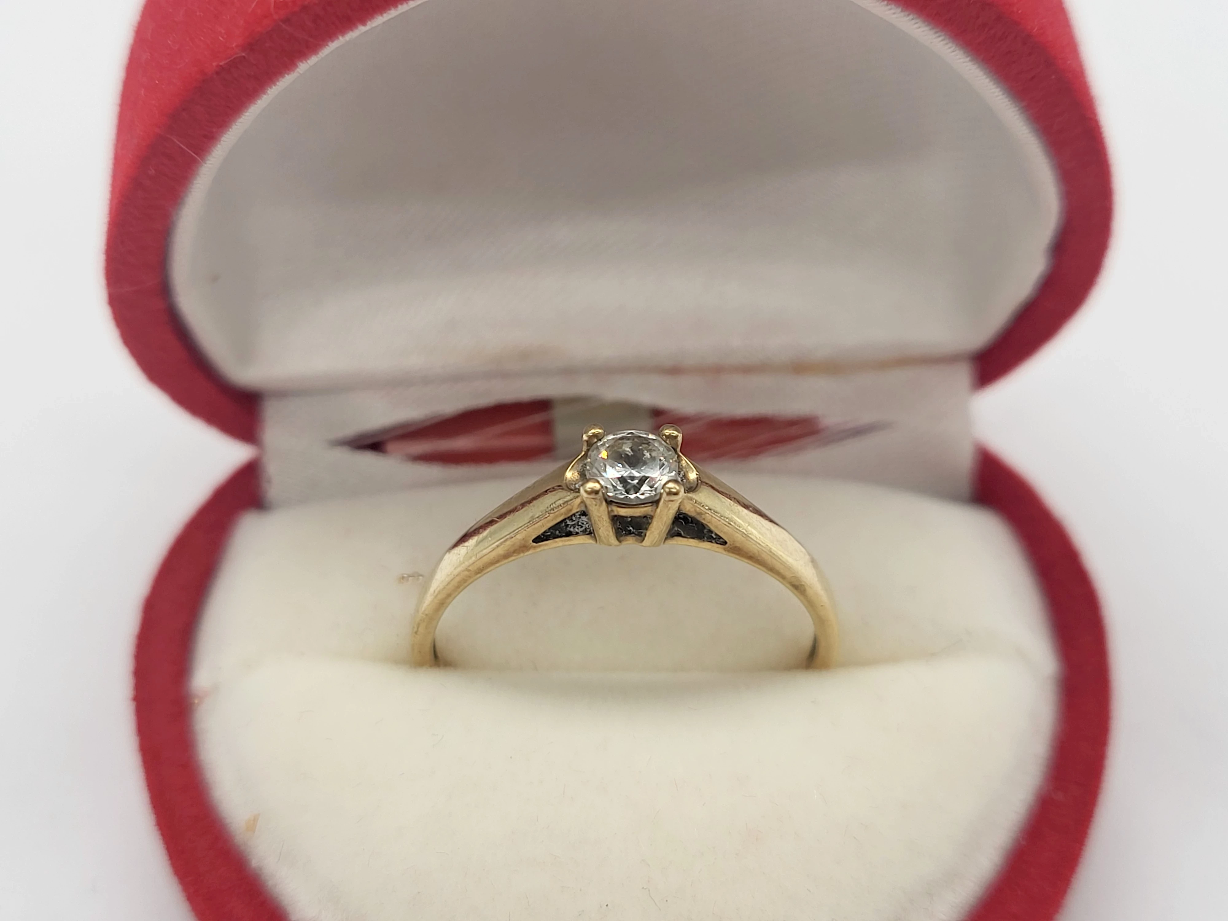 zloty-pierscionek-z-kamieniem-150g333r17-aleja-sw-jana-pawla-ii-252-kolobrzeg