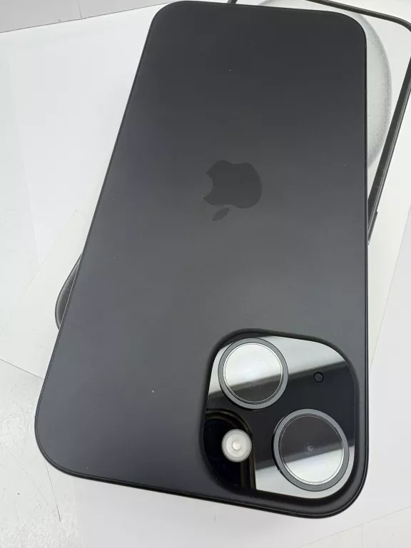 telefon-iphone-15-przekatna-ekranu-610