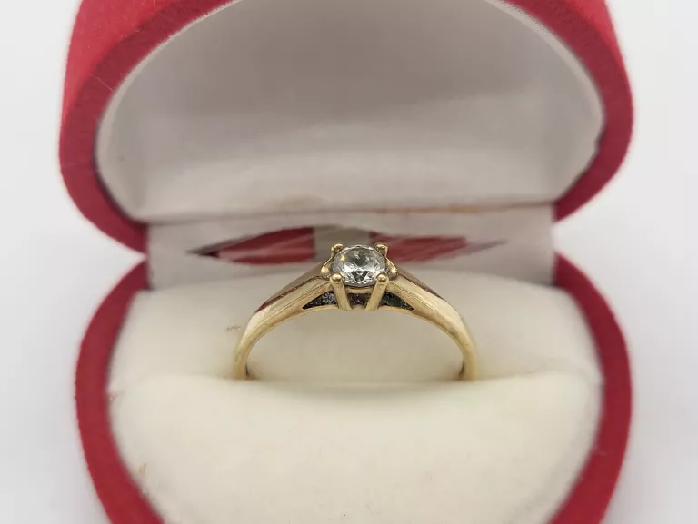 zloty-pierscionek-z-kamieniem-150g333r17-aleja-sw-jana-pawla-ii-252-kolobrzeg