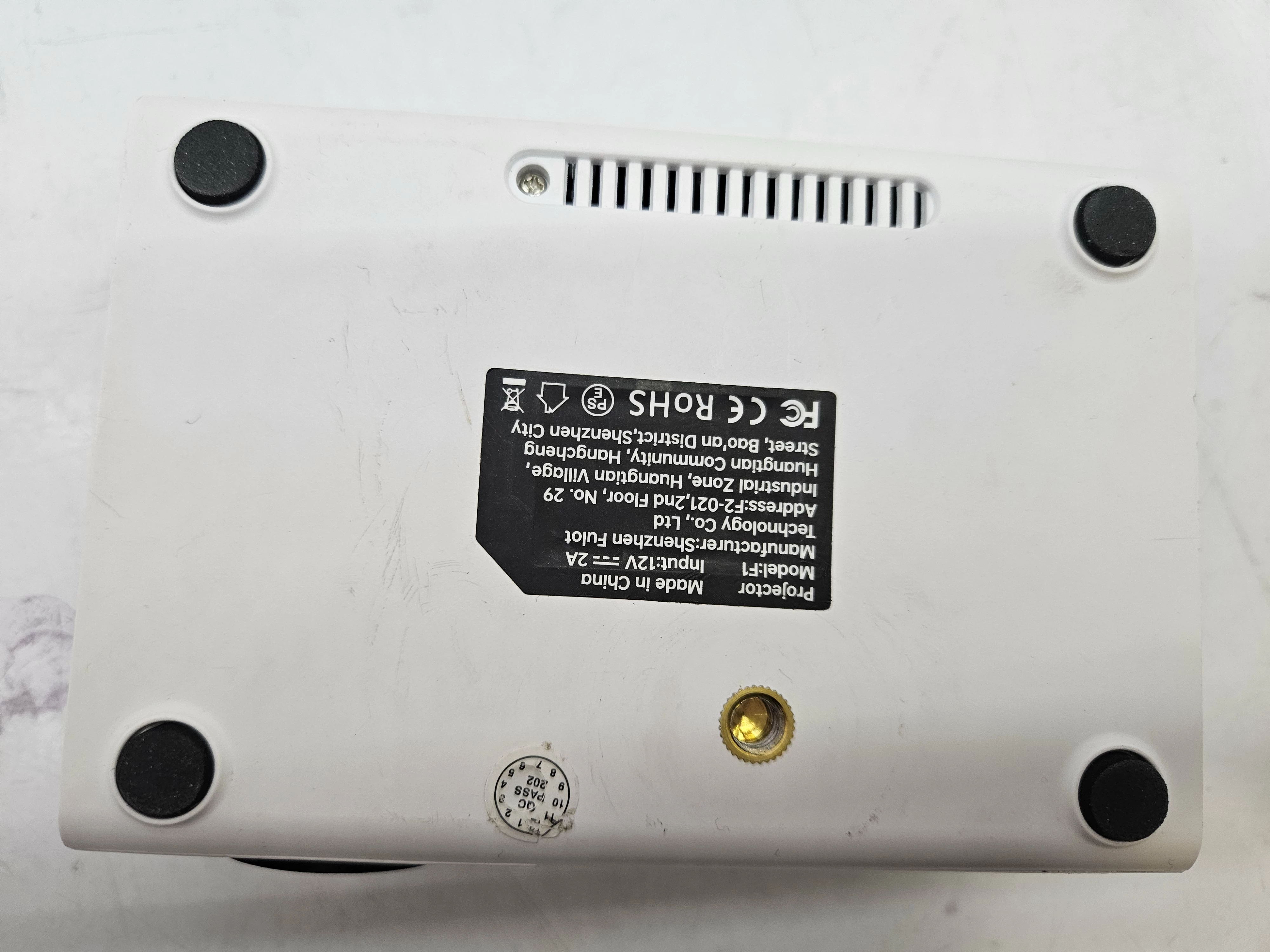 rzutnik-na-sciane-mini-projector-f1-jasnosc-lampy-ansi-500