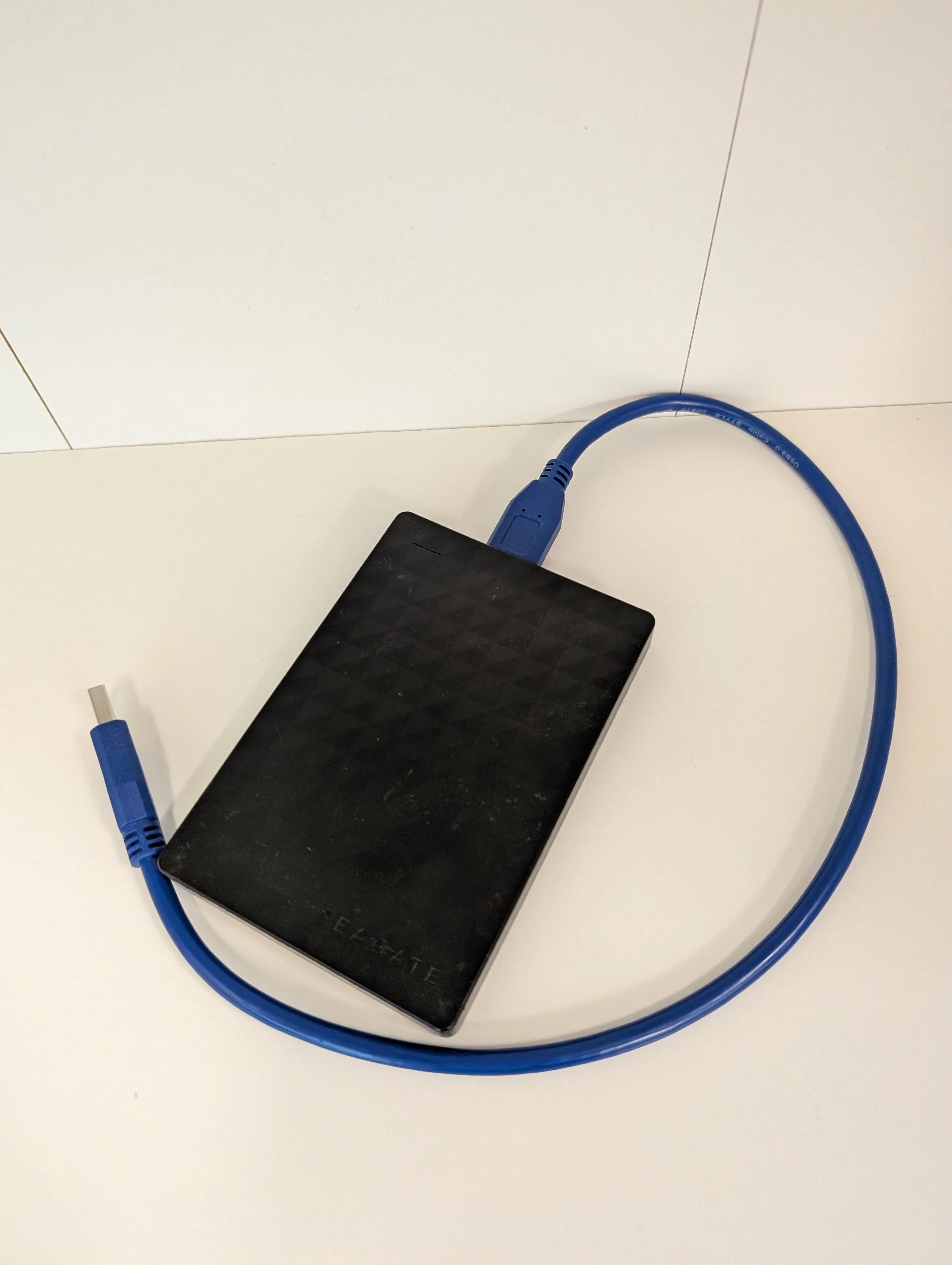 dysk-przenosny-1tb-wierzynskiego-20-legnica