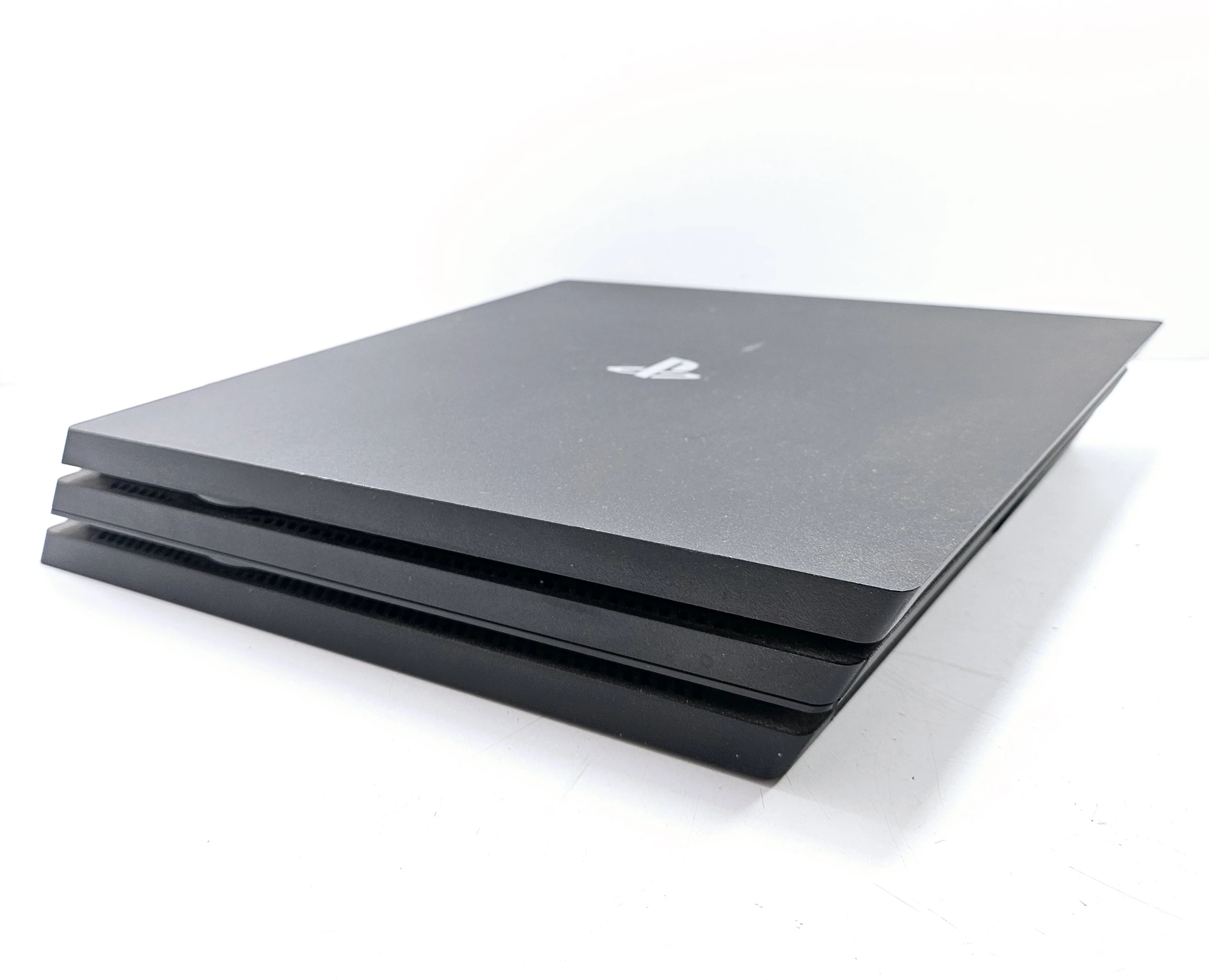 konsola-playstation-4-pro-1tb-2-pady-okab-gry-w-zestawie-205998-225574