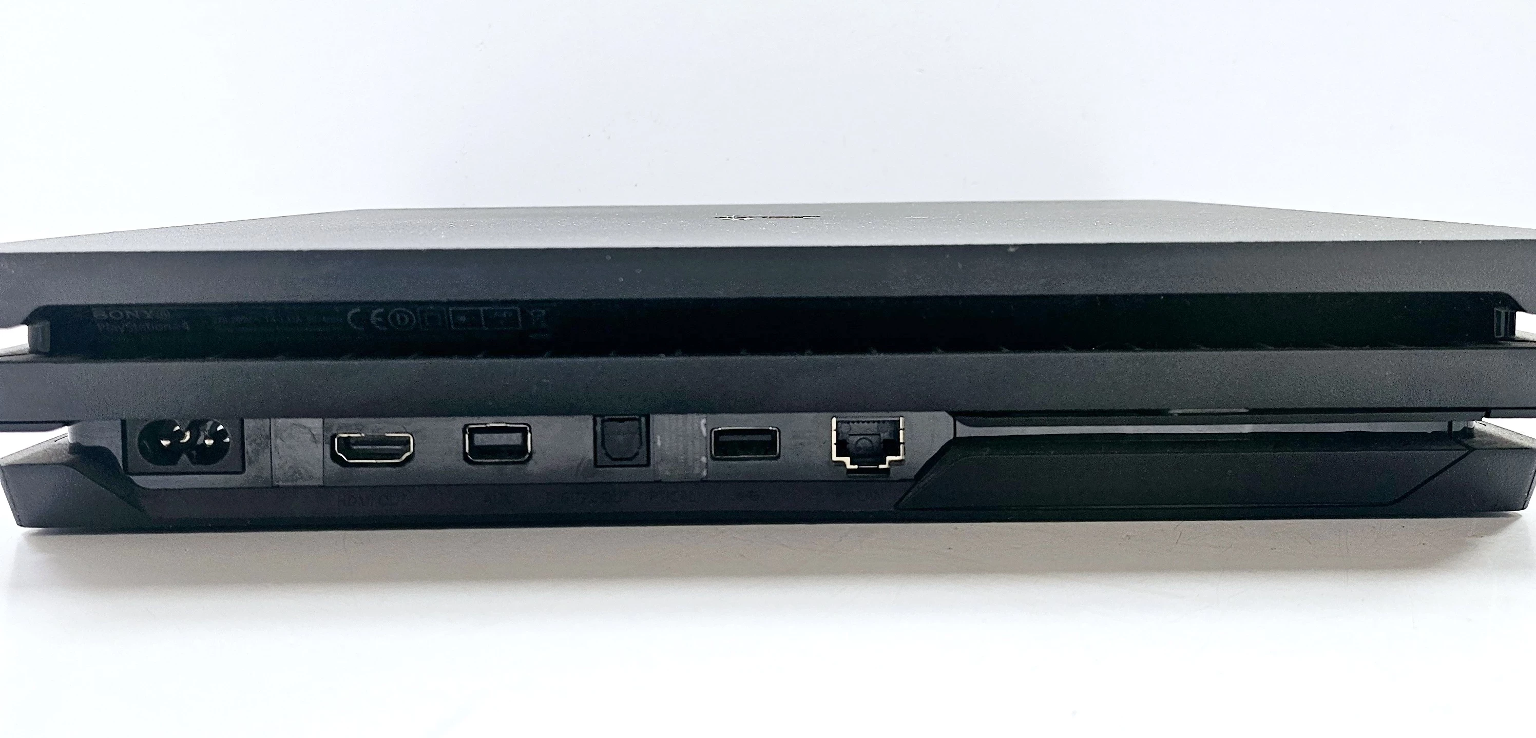 konsola-playstation-4-pro-1tb-2-pady-okab-wersja-130590-3