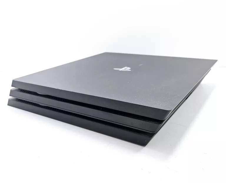 konsola-playstation-4-pro-1tb-2-pady-okab-gry-w-zestawie-205998-225574