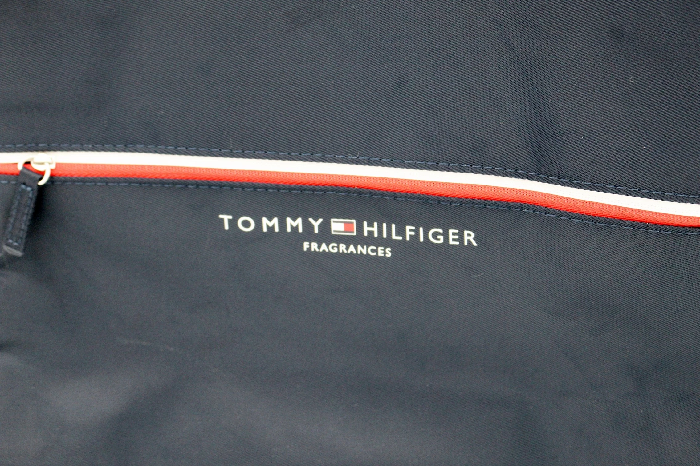 granatowy-plecak-tommy-hilfiger-urban-ean-gtin-8721185101239