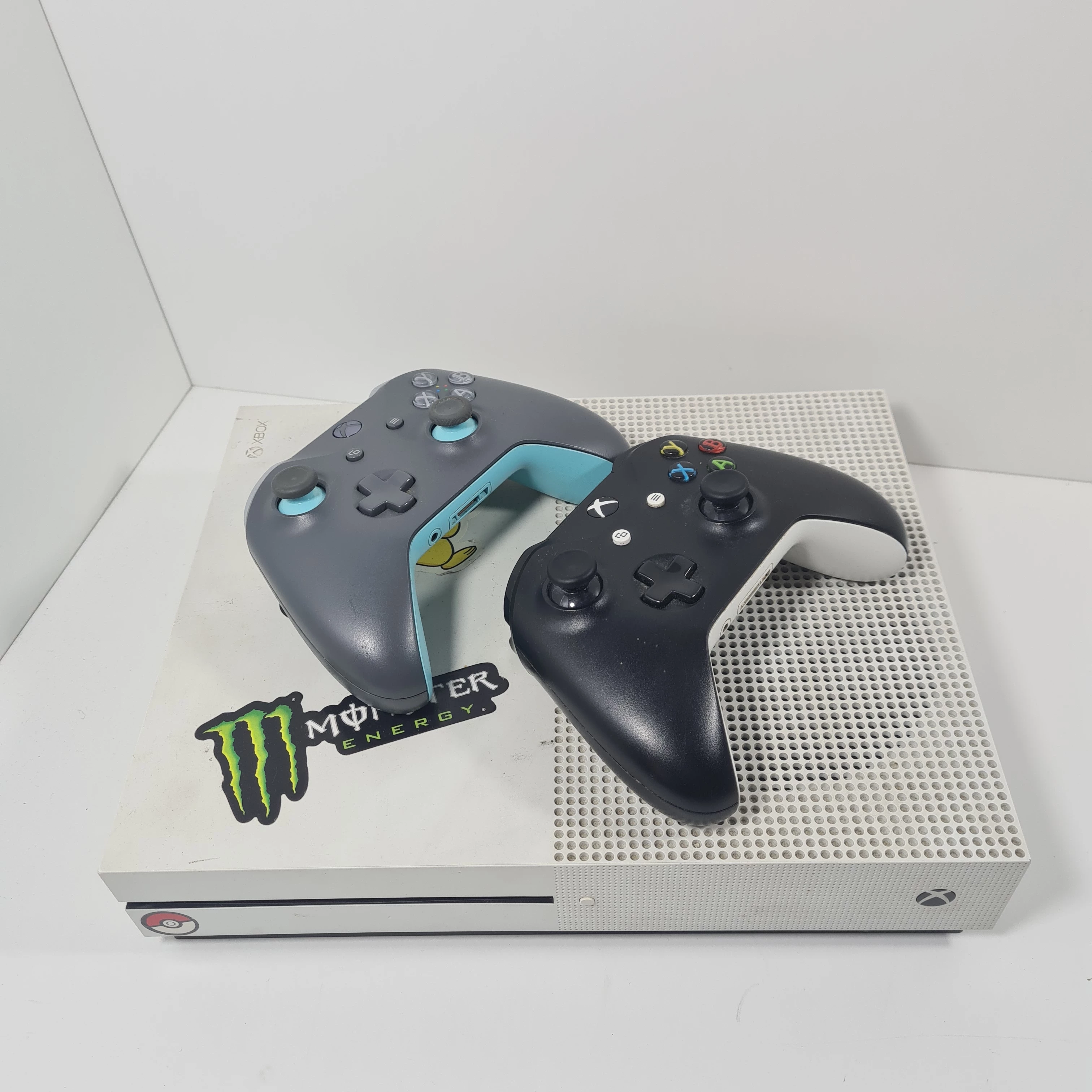 konsola-xbox-one-s-1tb-model-1681-ean-gtin-889842020083