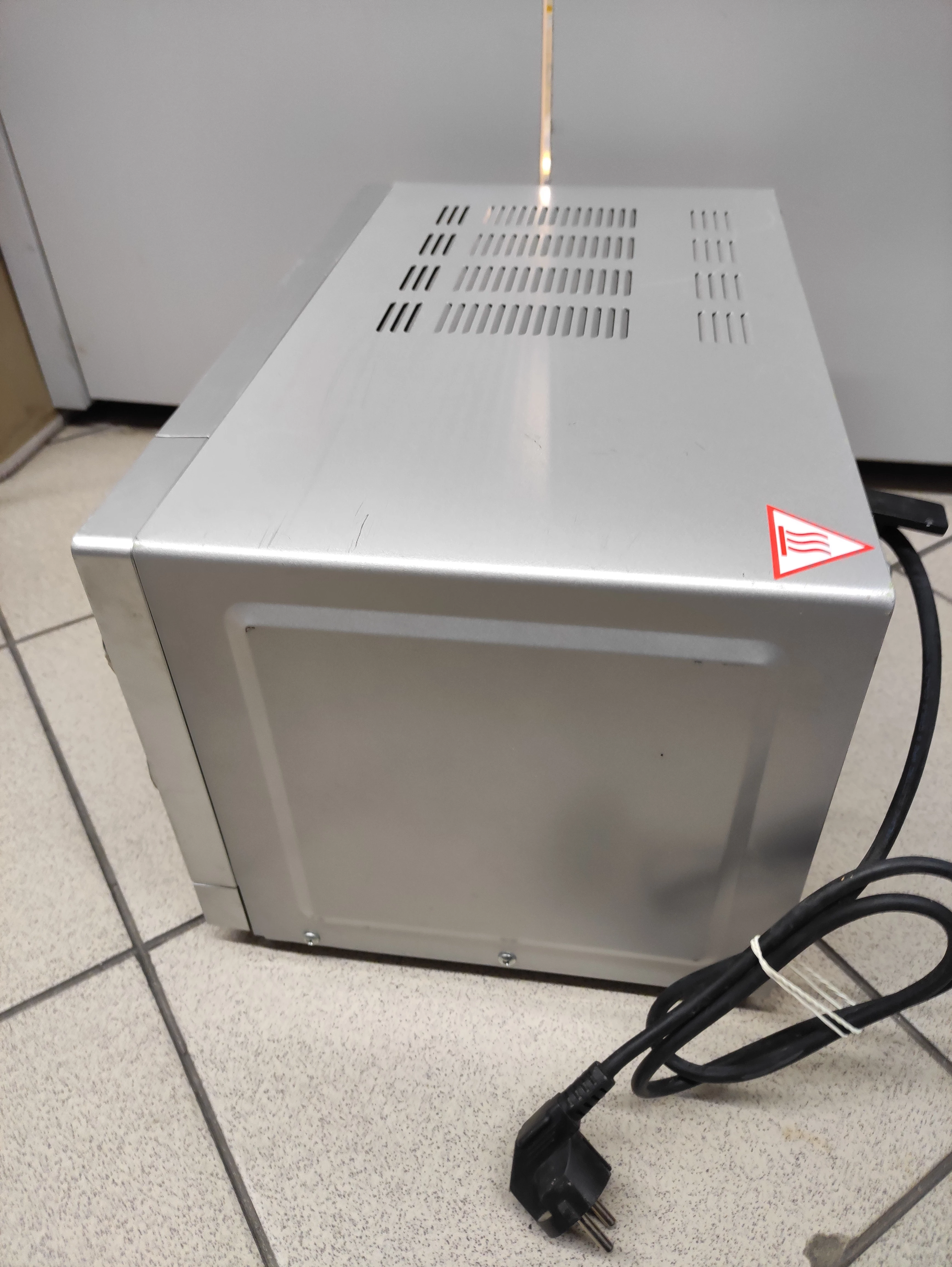 kuchenka-mikrofalowa-wolnostojaca-amica-amg20m70gbiv-moc-mikrofal-700