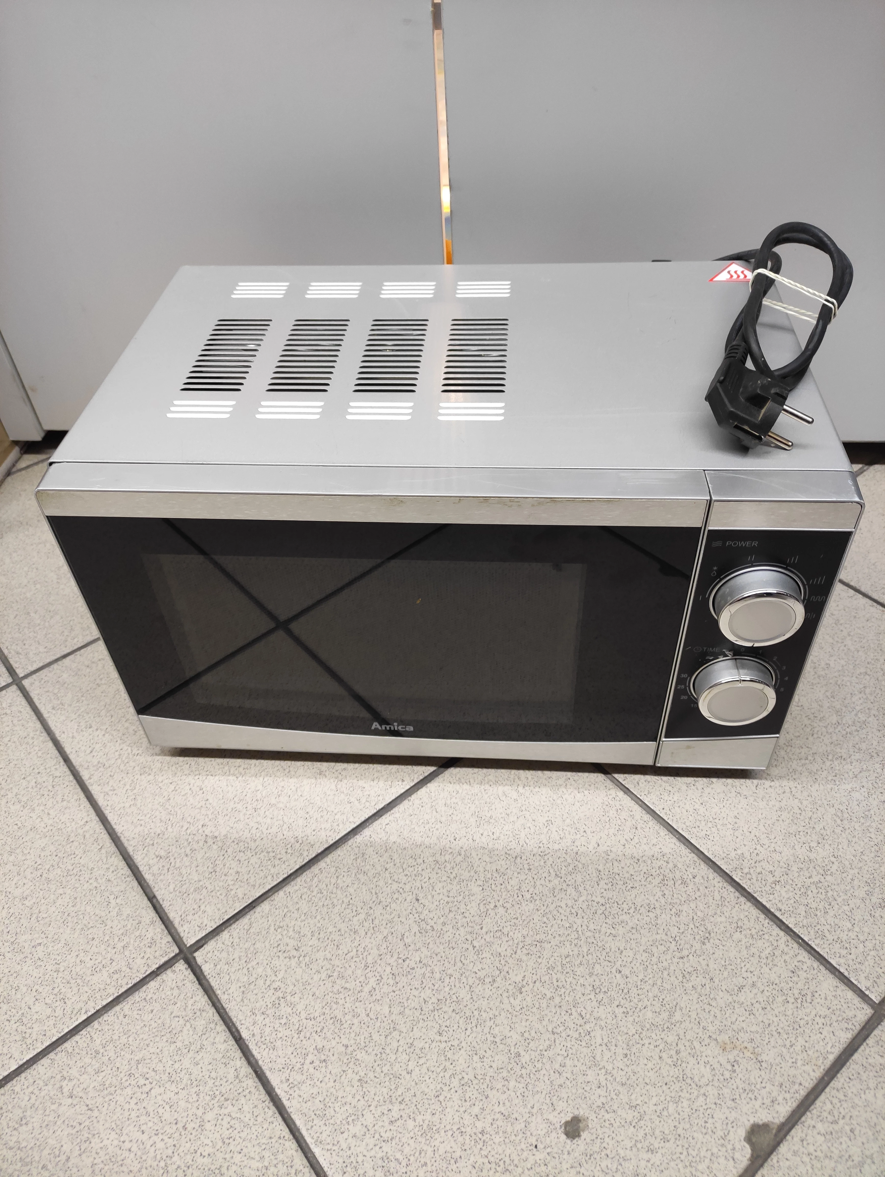 kuchenka-mikrofalowa-wolnostojaca-amica-amg20m70gbiv-os-jagiellonskie-65-gniezno