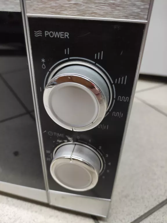 kuchenka-mikrofalowa-wolnostojaca-amica-amg20m70gbiv-stan-11323-2