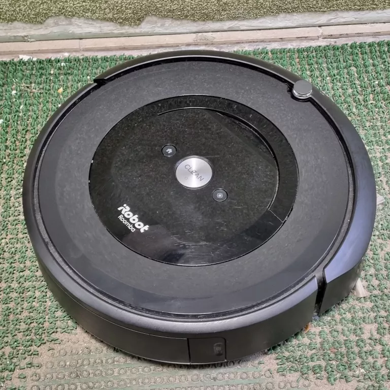 robot-sprzatajacy-irobot-roomba-e5-stacja-ladujaca-ean-gtin-5060359289131