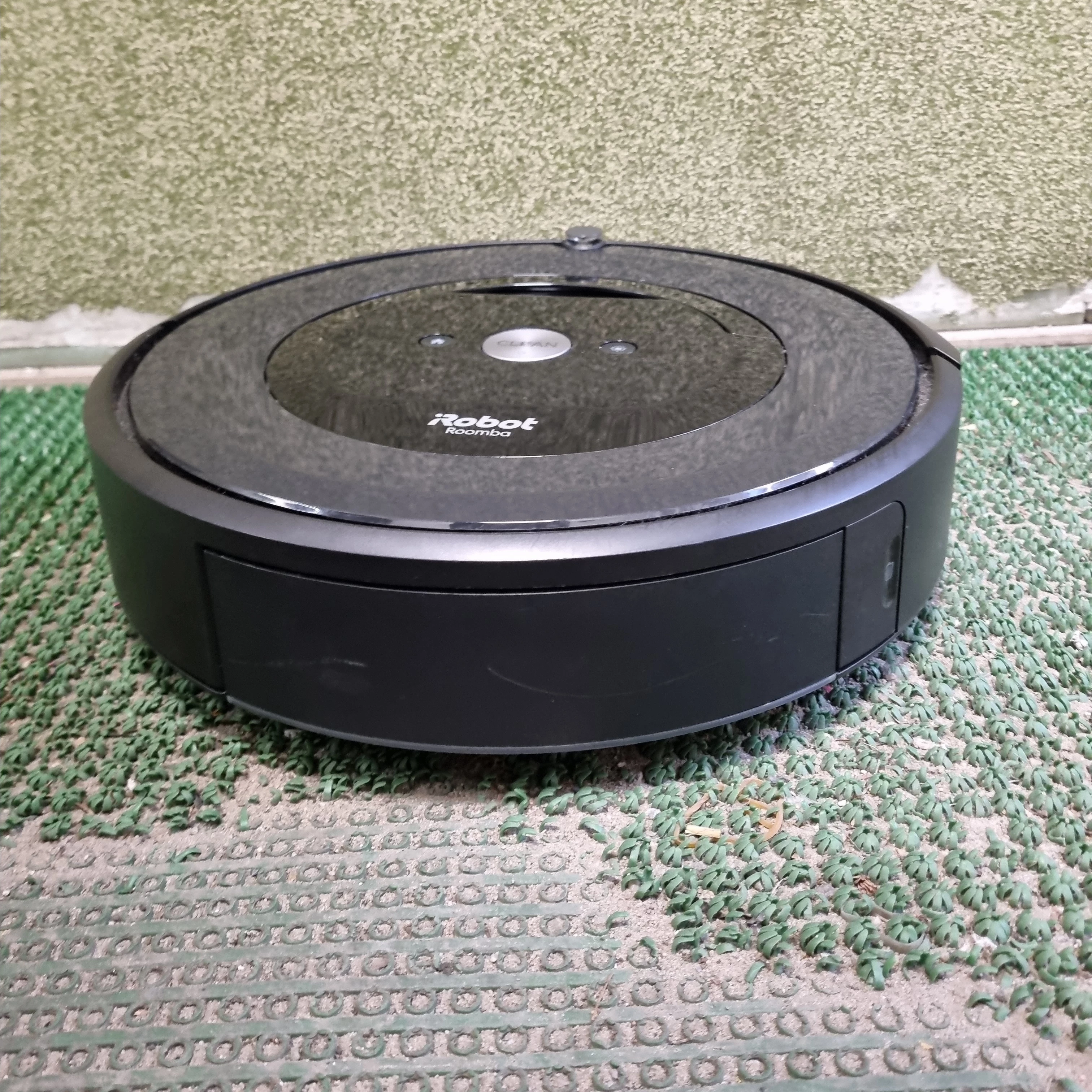 robot-sprzatajacy-irobot-roomba-e5-stacja-ladujaca-czas-ladowania-180