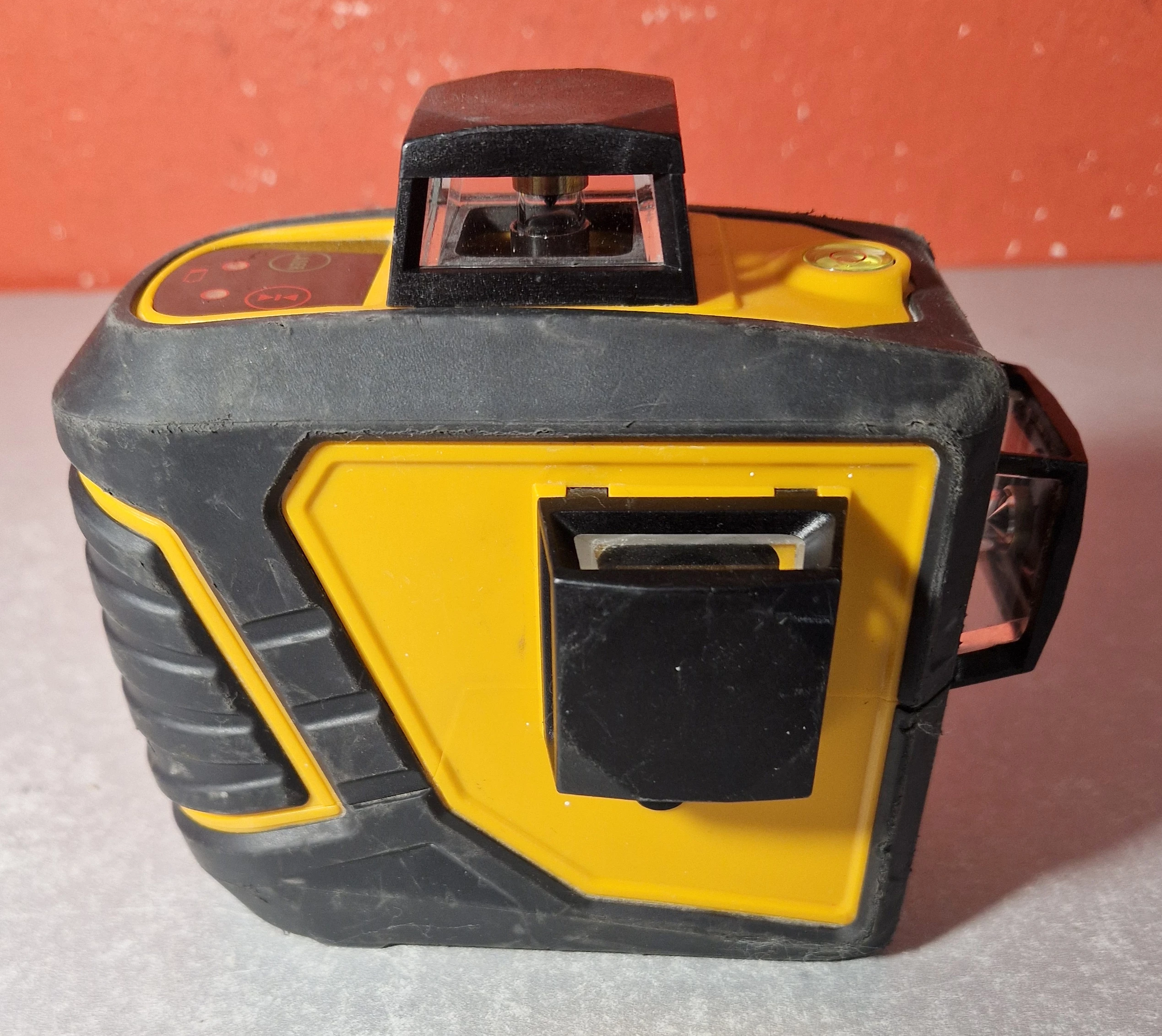 laser-nivel-system-cl3d-walizka-maksymalny-zasieg-pracy-70