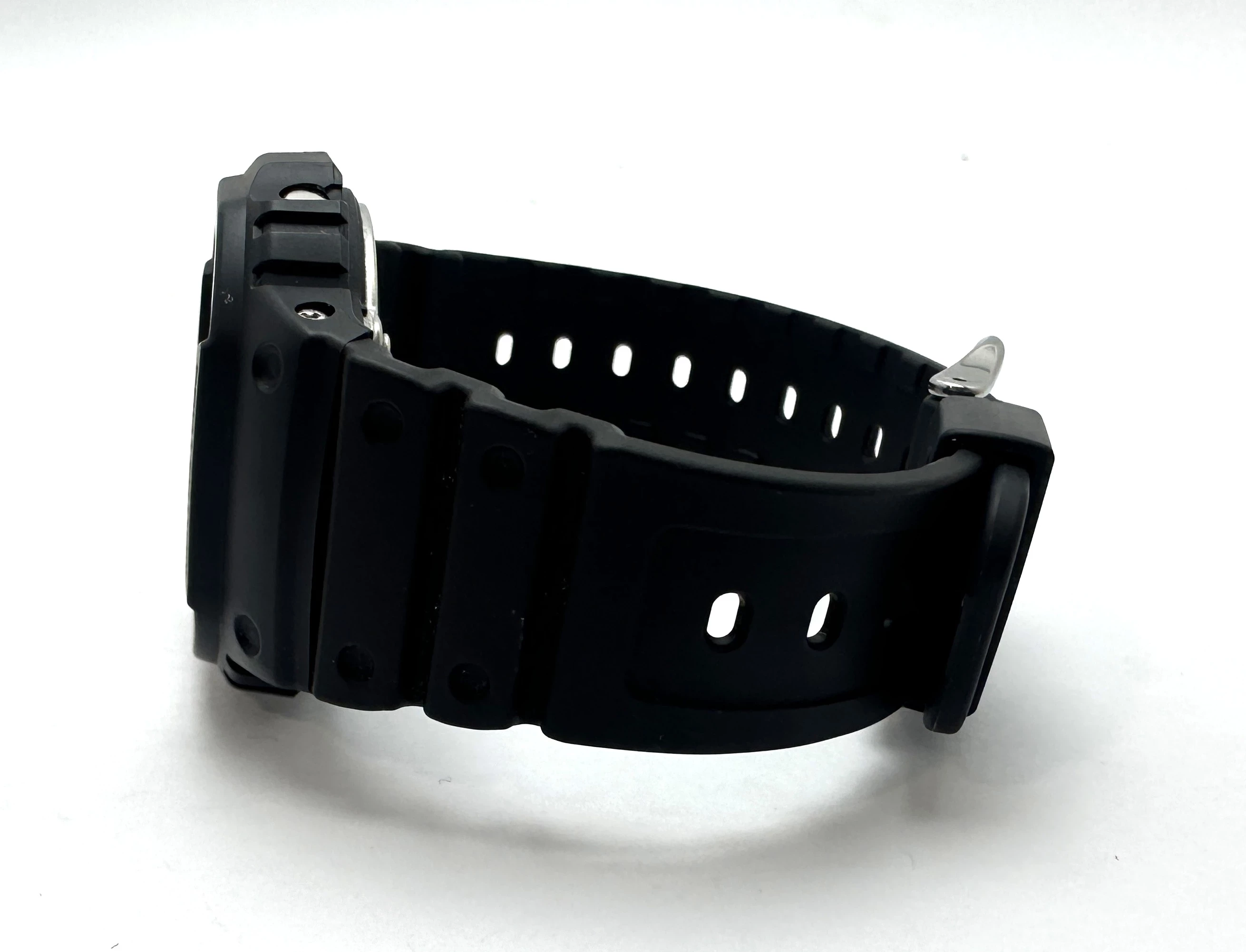 zegarek-casio-g-shock-dw-5600bbr-material-paska-129219-10