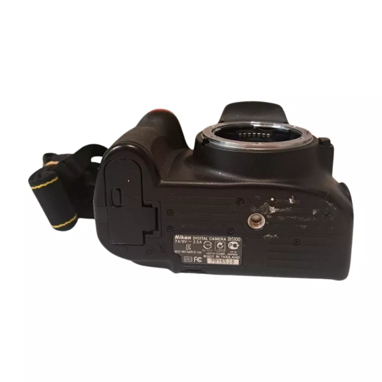 lustrzanka-nikon-d5100-16-mpx-aps-c-czarna-1080plad-rozdzielczosc-1600