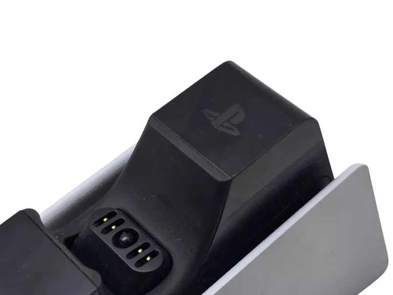 stacja-ladowania-sony-do-pada-dualsense-biala-cfi-zds1-ean-gtin-711719374107