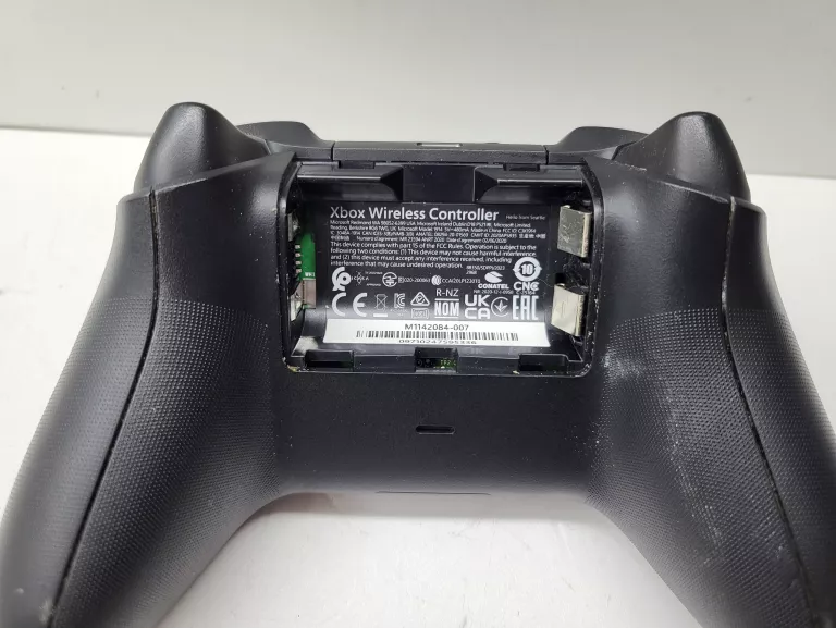 pad-do-xbox-series-sx-komunikacja-bezprzewodowa-210670-243458