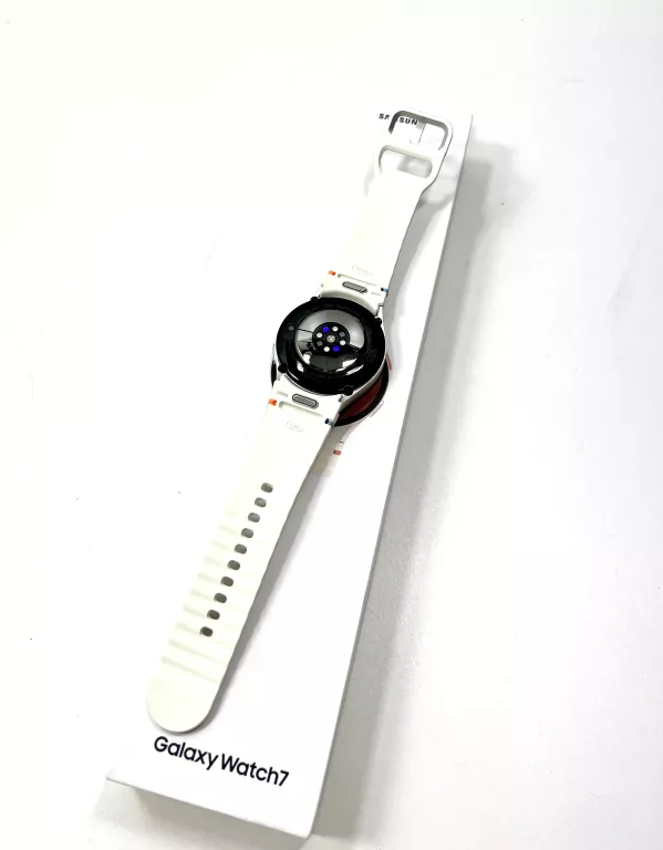 smartwatch-samsung-galaxy-watch7-40mm-kremowy-sm-l300nz-zadbany-stan-11323-2