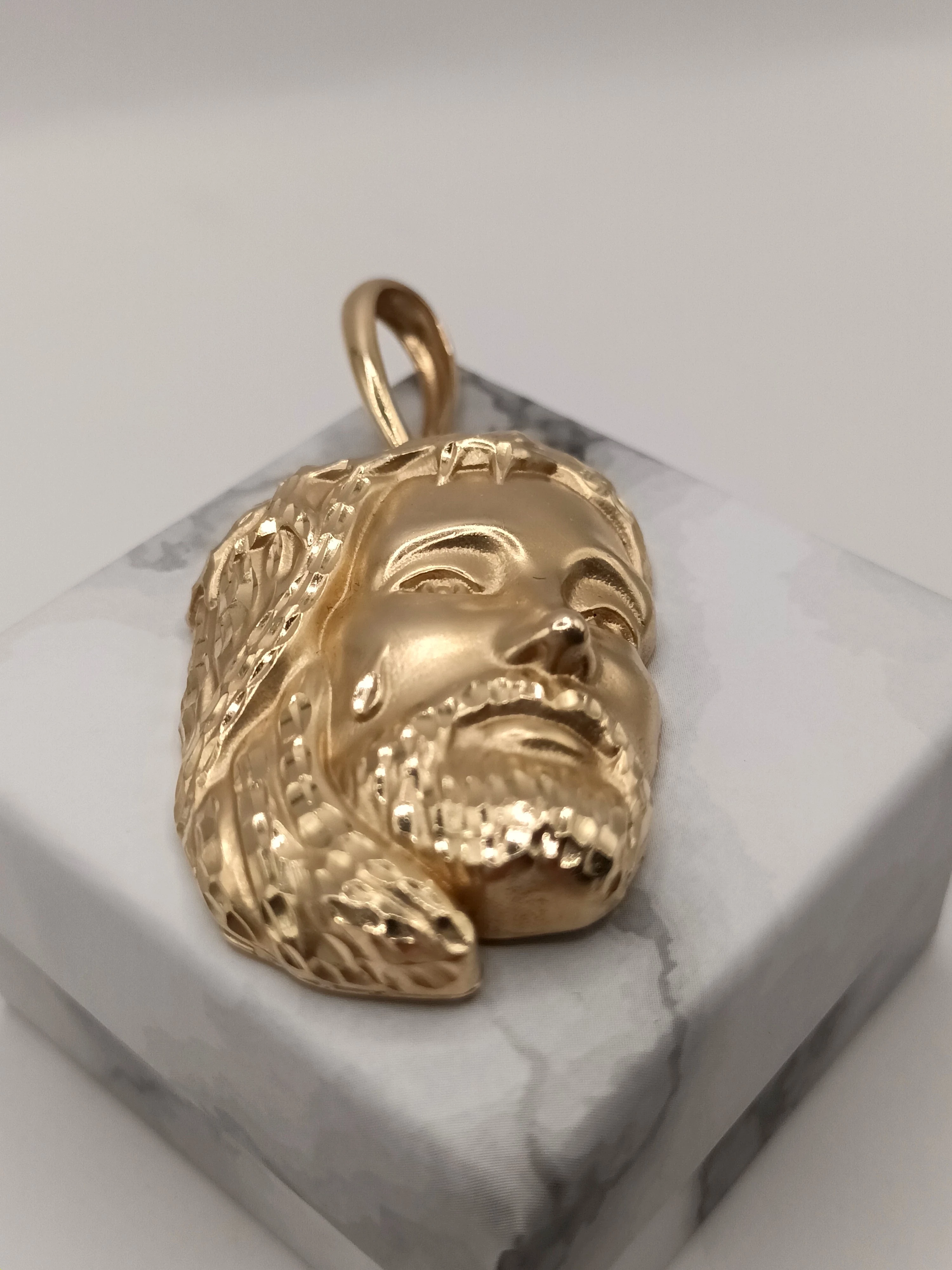 wyrob-jubilerski-uzywany-duza-zawieszka-jezus-zlota-15-g-585-kamien-17088-524288