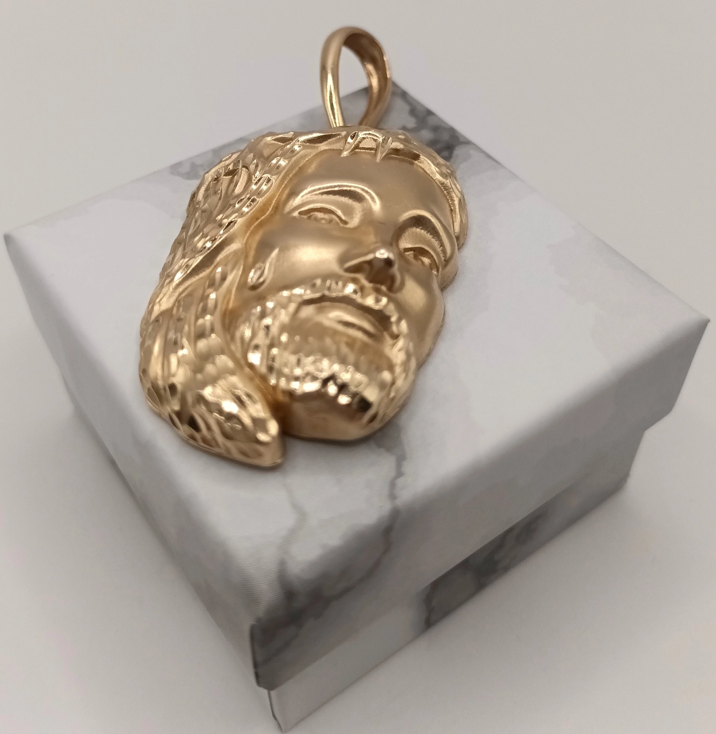 wyrob-jubilerski-uzywany-duza-zawieszka-jezus-zlota-15-g-585-ean-gtin-5904121838168