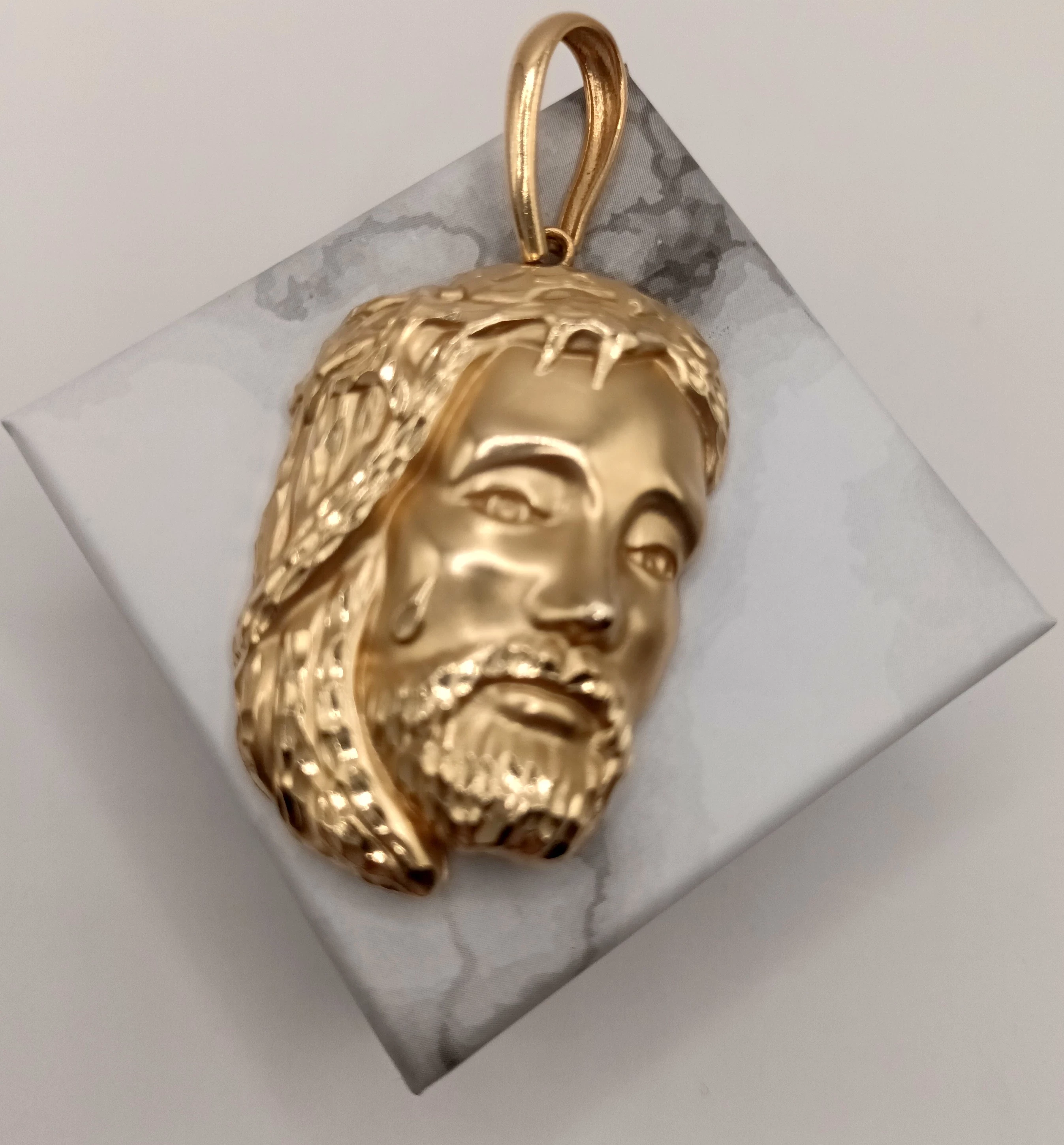 wyrob-jubilerski-uzywany-duza-zawieszka-jezus-zlota-15-g-585-stan-11323-2