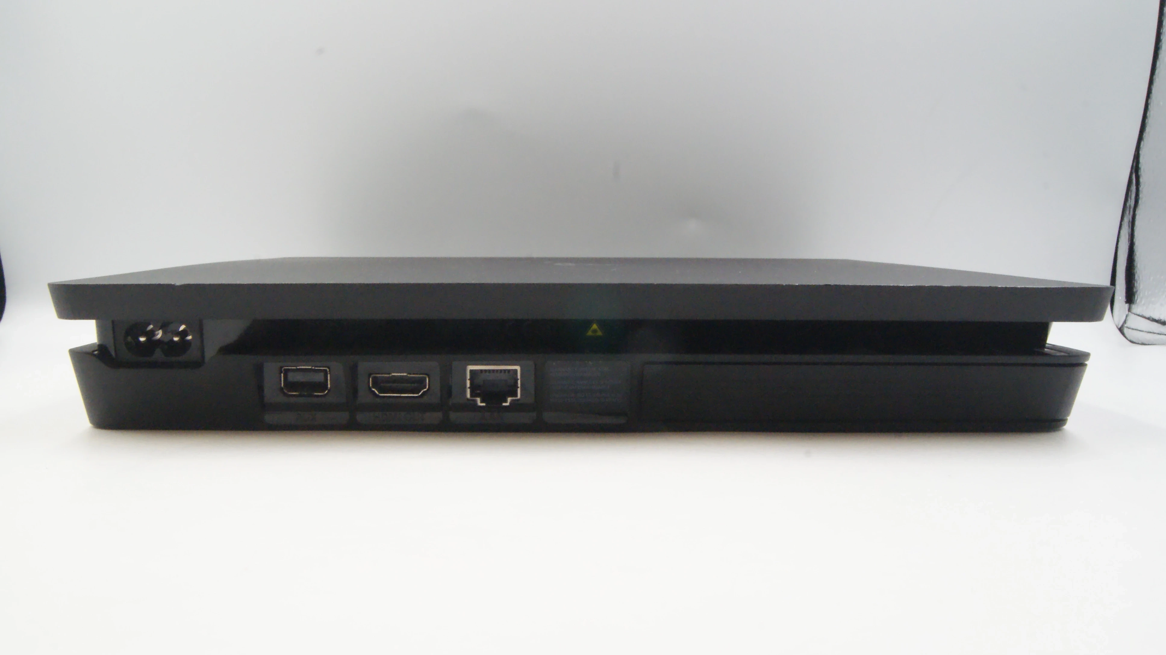 konsola-playstation-4-slim-1tb-pad-ps4-kod-producenta-cuh-2116b