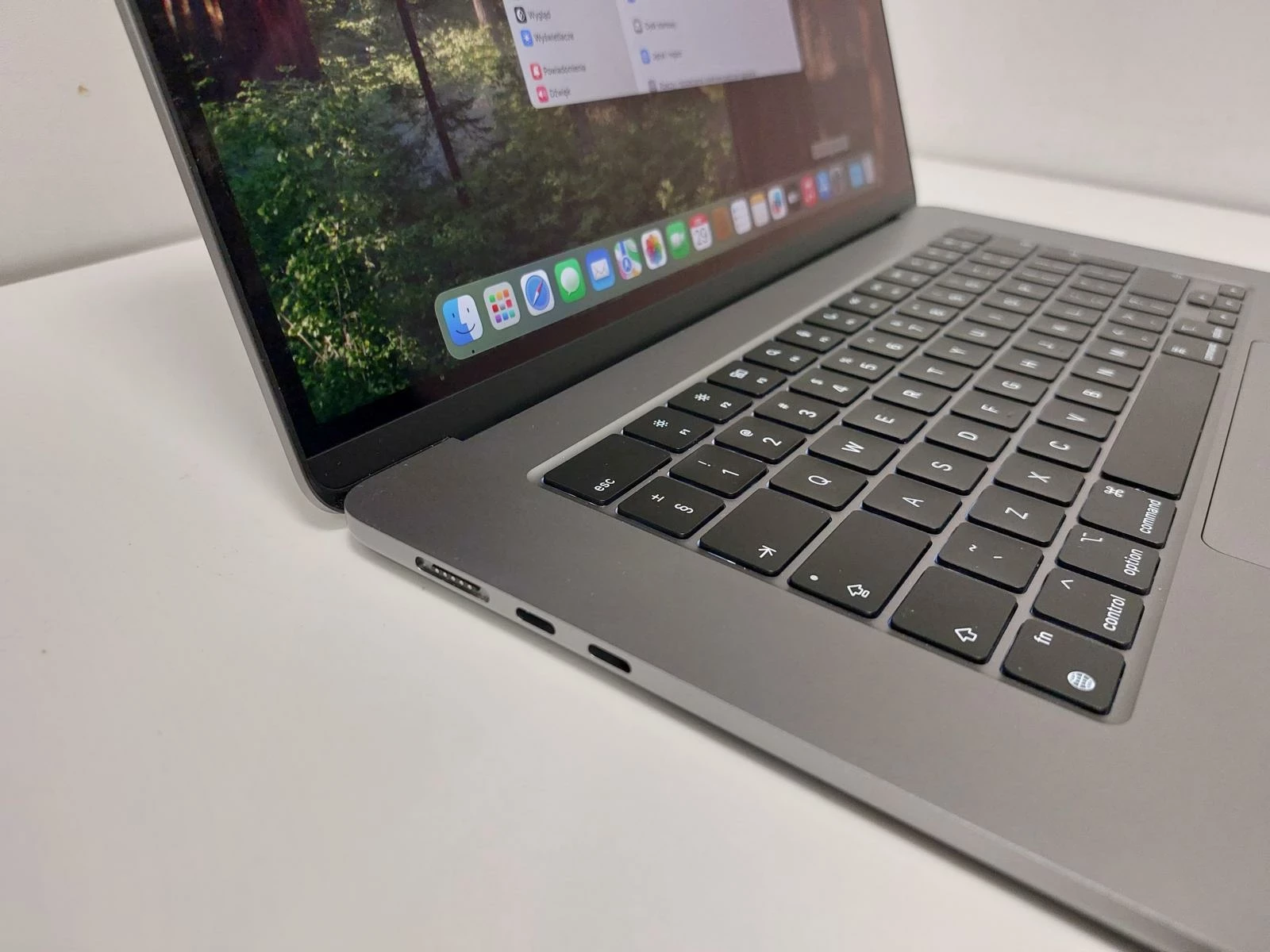 laptop-macbook-air-15-m3-16gb-256gb-a3114-zasialcz-przekatna-ekranu-1530
