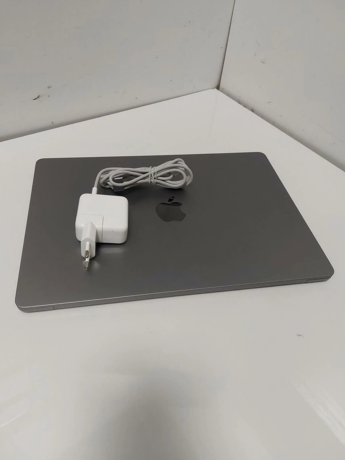 laptop-macbook-air-15-m3-16gb-256gb-a3114-zasialcz-ean-gtin-195949905162