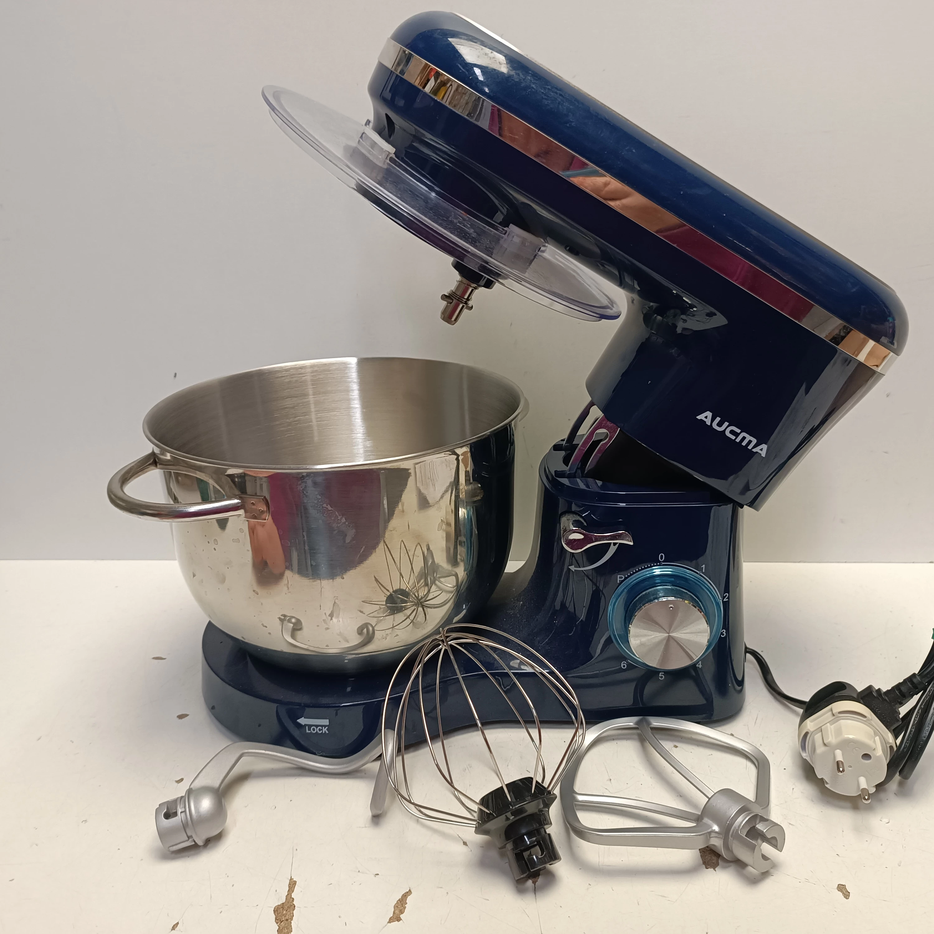 robot-kuchenny-aucma-sm-1518n-osiedle-teatralne-3u15-krakow