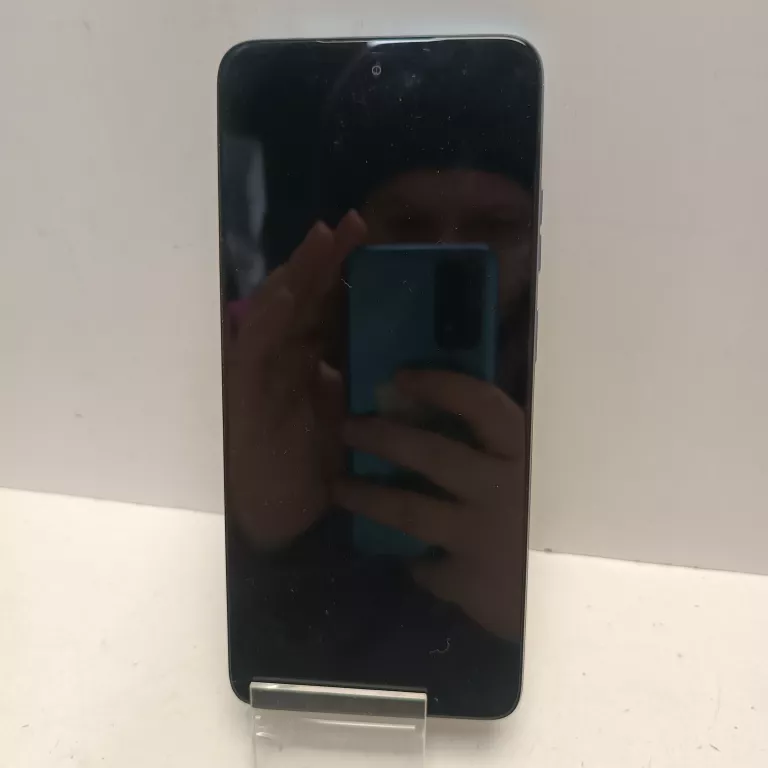 telefon-motorola-moto-e15-264gb-kod-producenta-pb6s0005pl