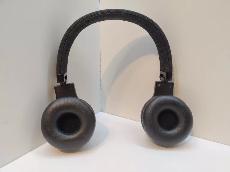 sluchawki-jbl-e45bt-bn-stan-11323-2