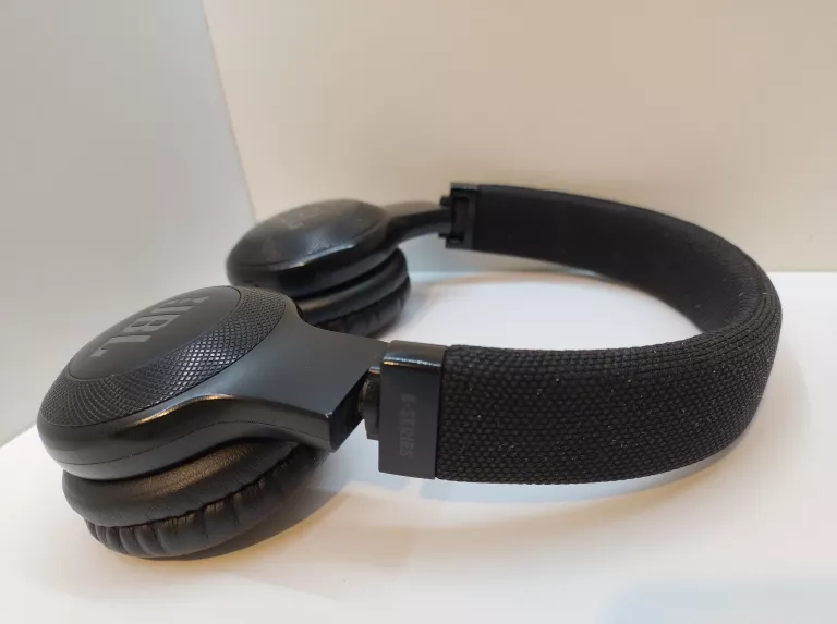 sluchawki-jbl-e45bt-bn-transmisja-sygnalu-203713-217785
