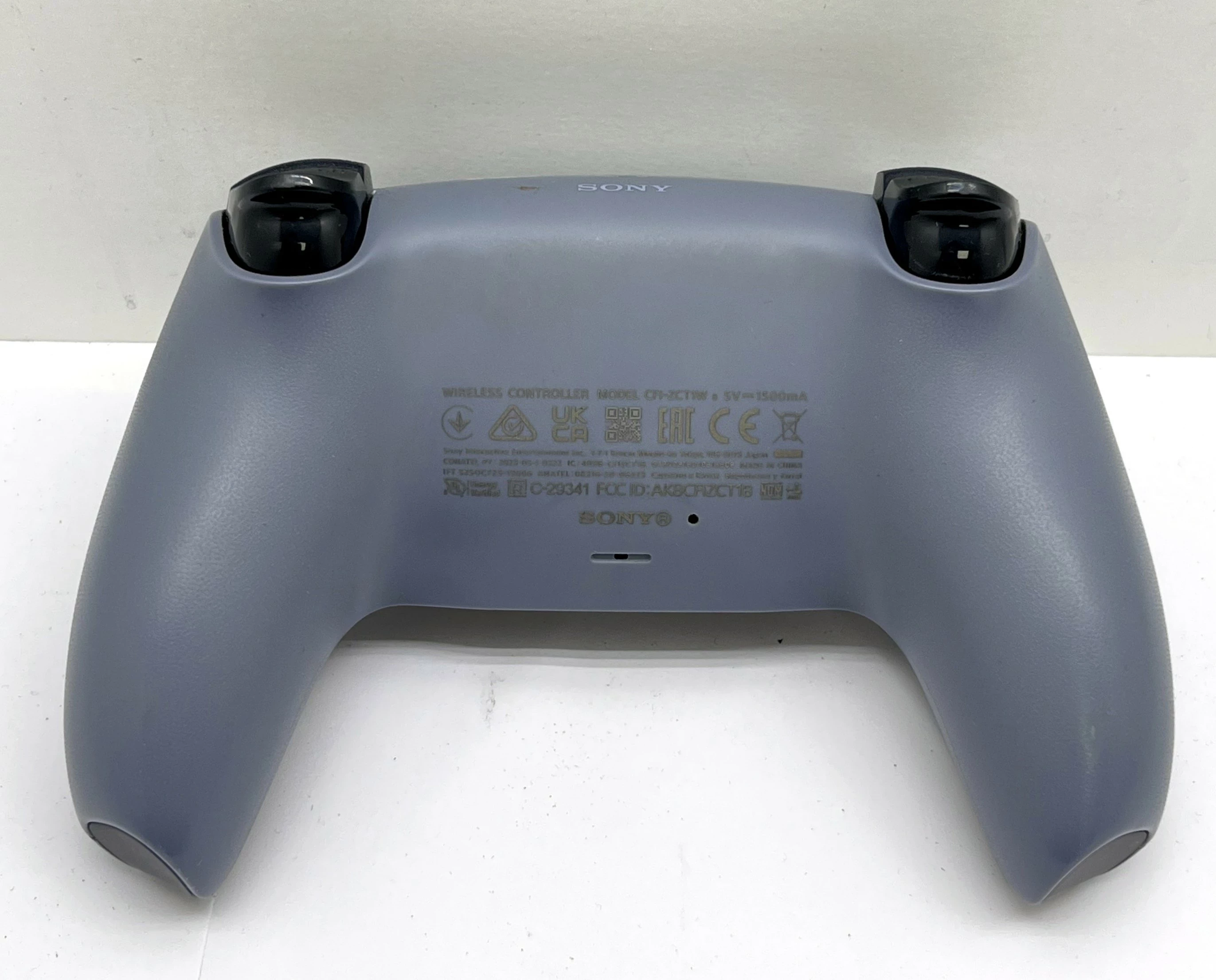 kontroler-bezprzewodowy-dualsense-playstation-5-sterling-silver-stan-11323-2