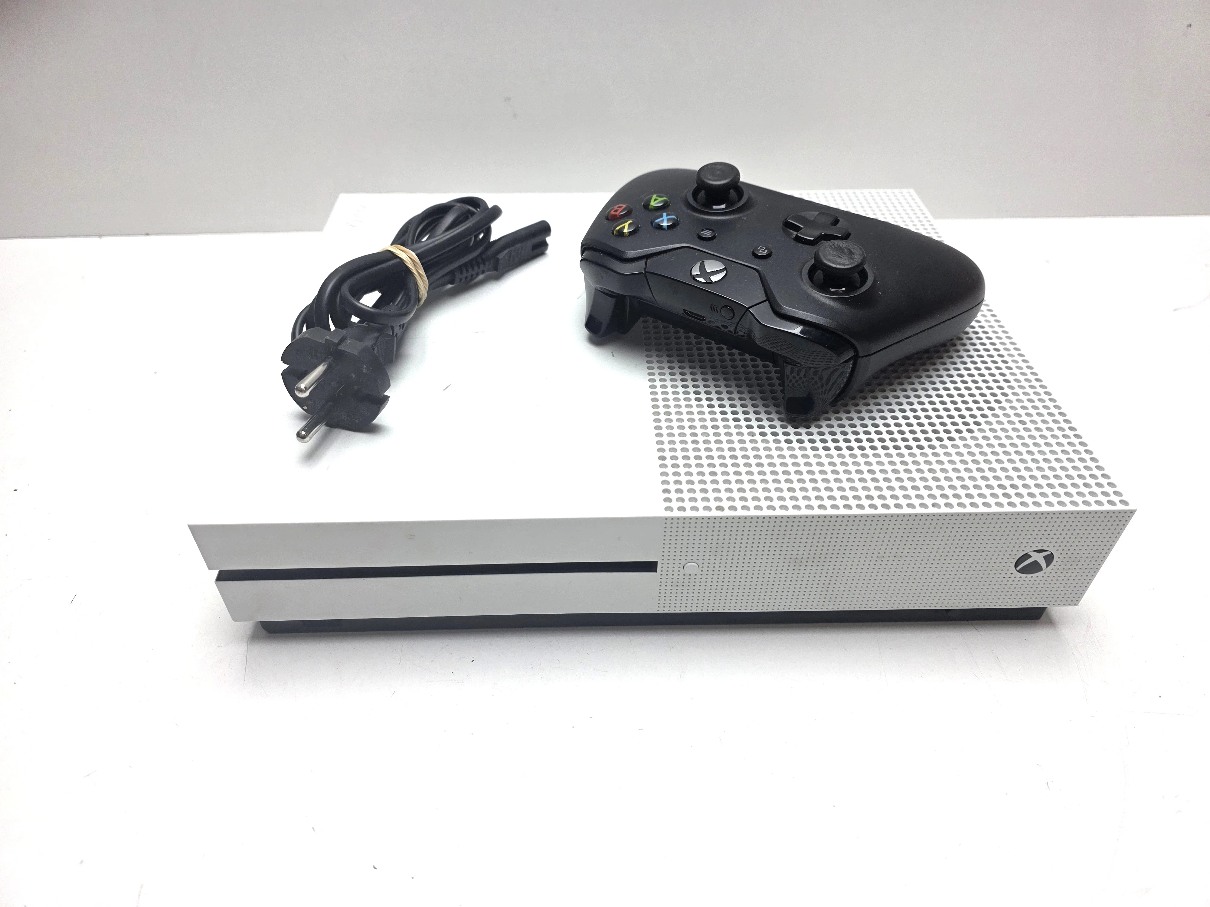 konsola-xbox-one-s-500-gb-pad-niepodleglosci-393-gryfice